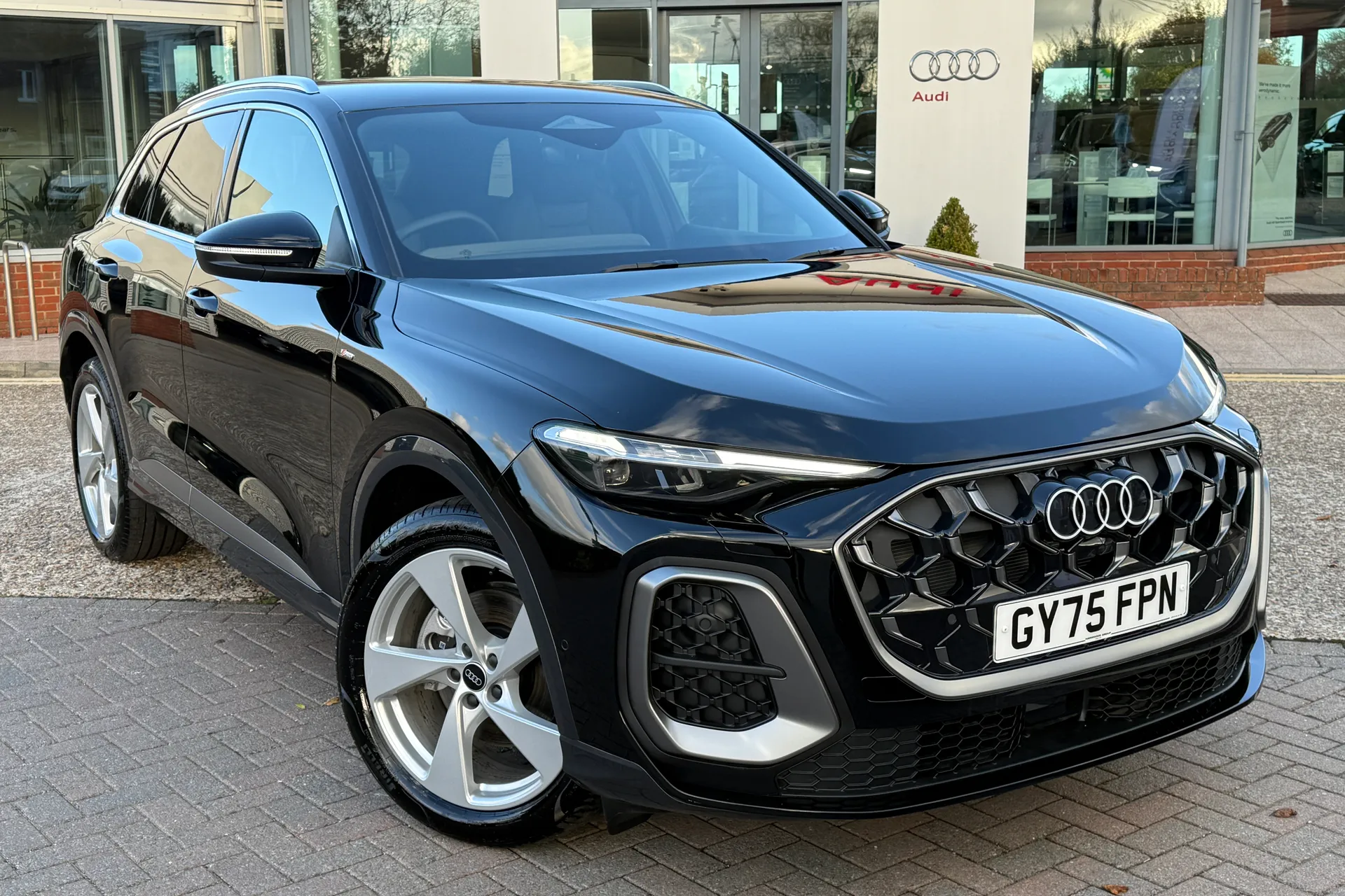 Audi Q5 thumbnail image number 17