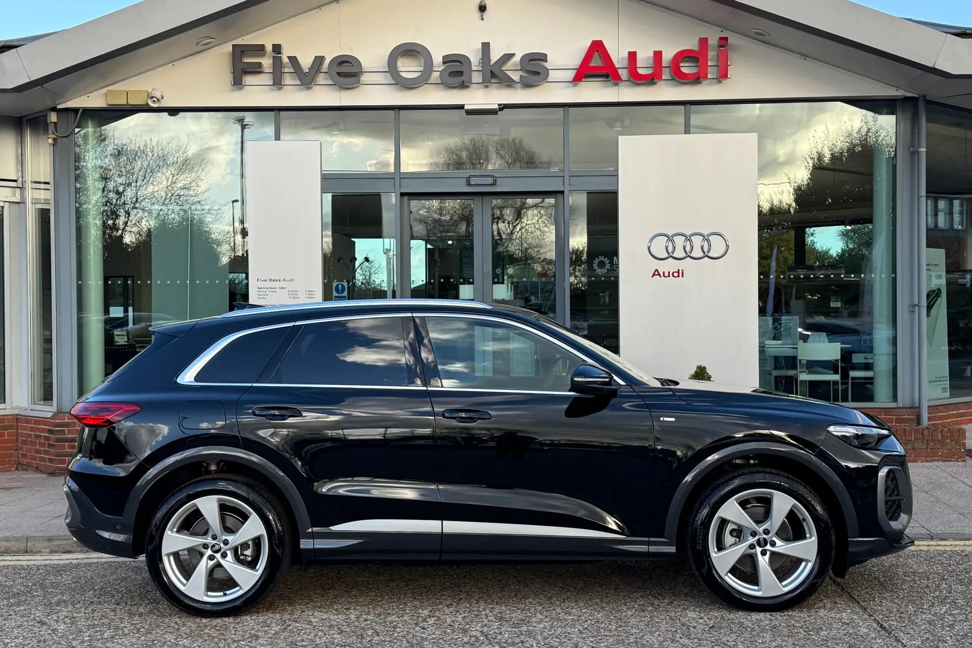 Audi Q5 thumbnail image number 2