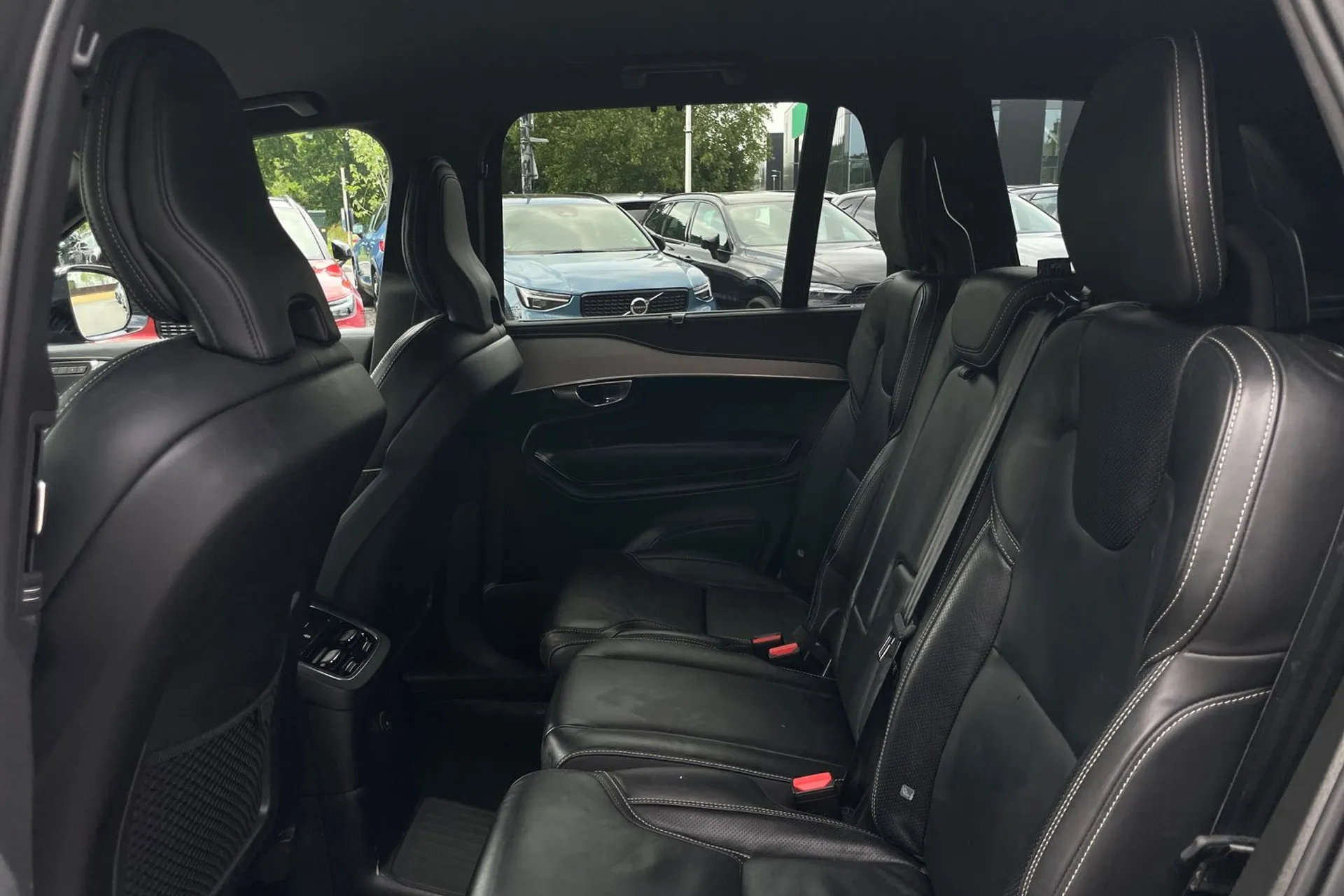 Volvo XC90 thumbnail image number 31