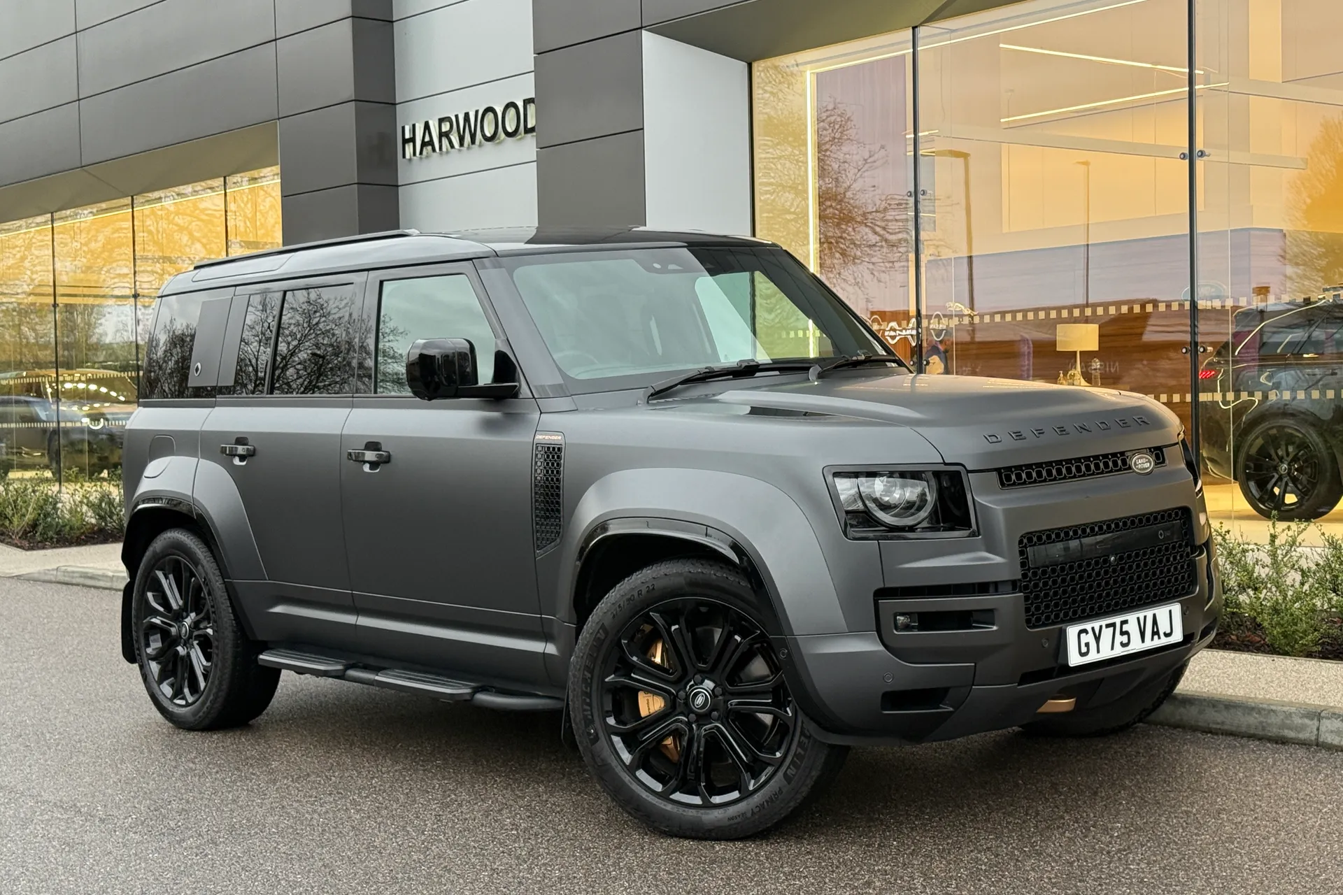 LAND ROVER Defender 110 thumbnail image number 15