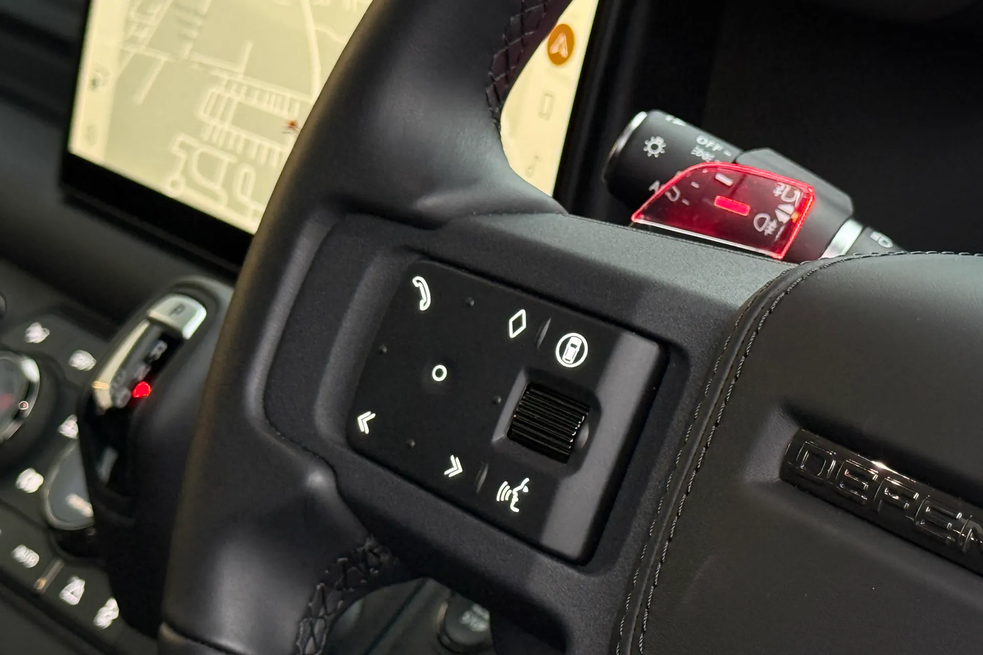 LAND ROVER Defender 110 thumbnail image number 87