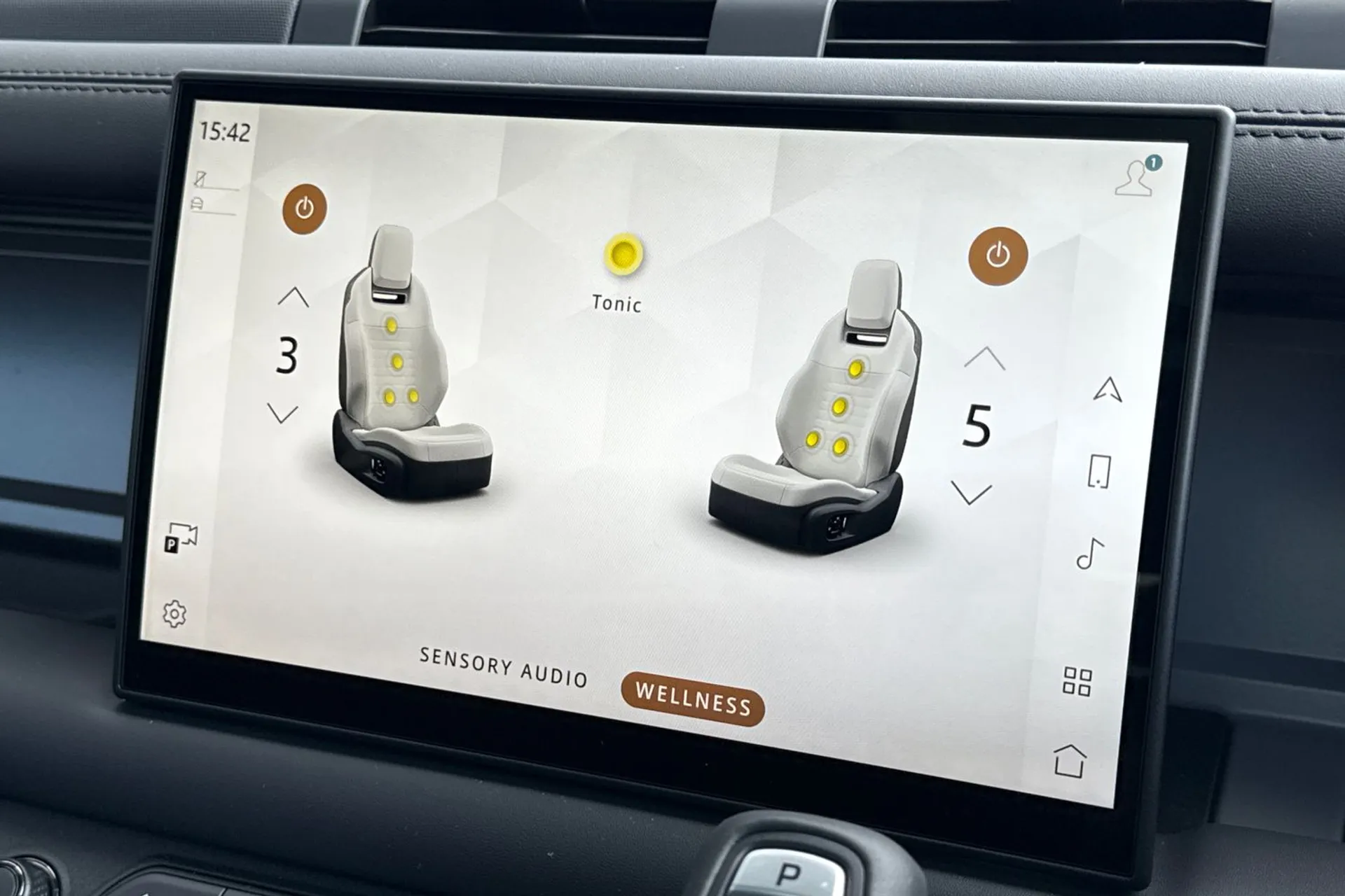 LAND ROVER Defender 110 thumbnail image number 58