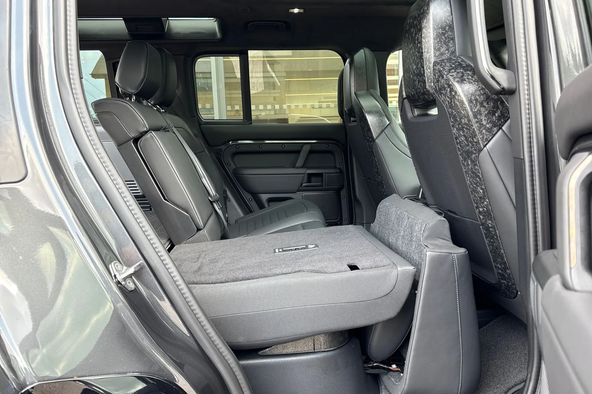 LAND ROVER Defender 110 thumbnail image number 75