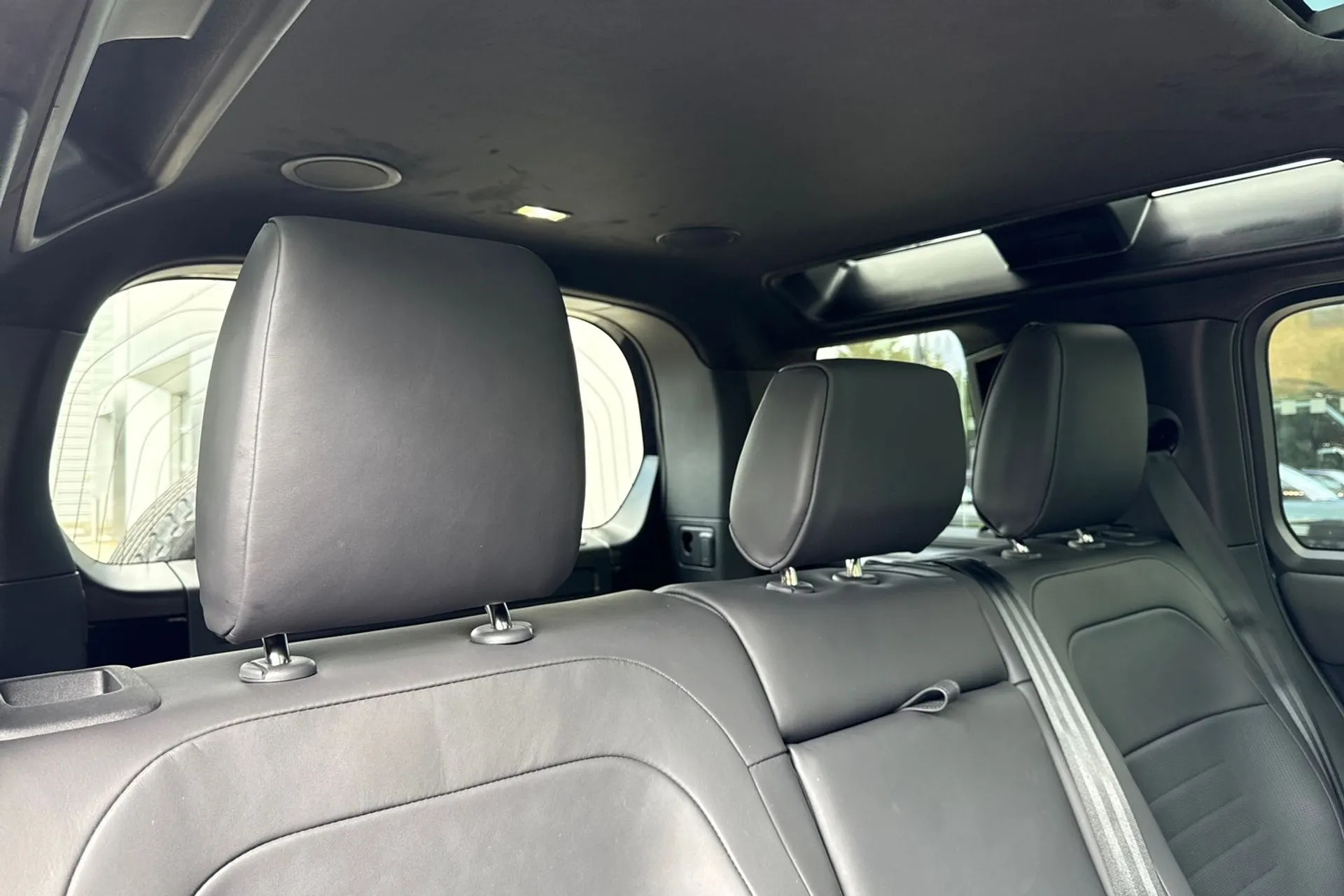 LAND ROVER Defender 110 thumbnail image number 61