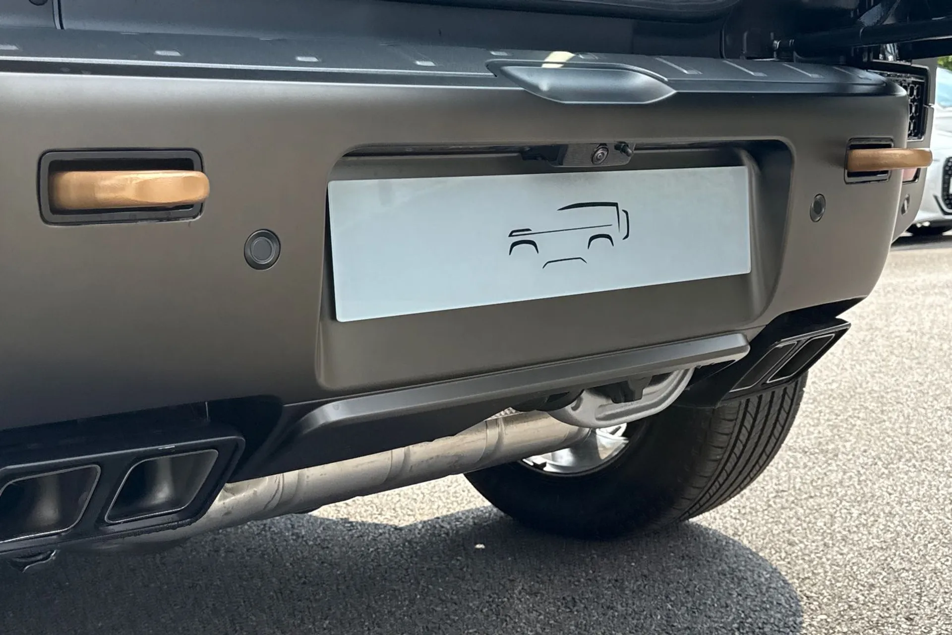 LAND ROVER Defender 110 thumbnail image number 95