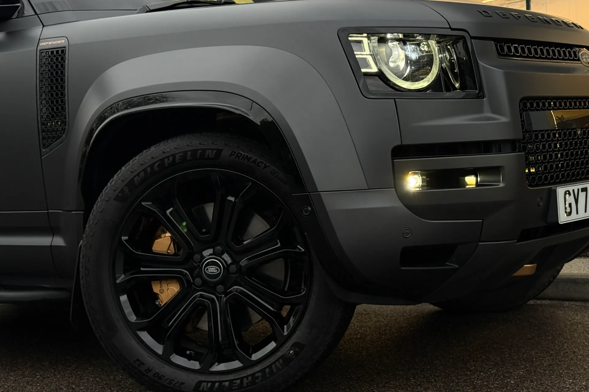 LAND ROVER Defender 110 thumbnail image number 13