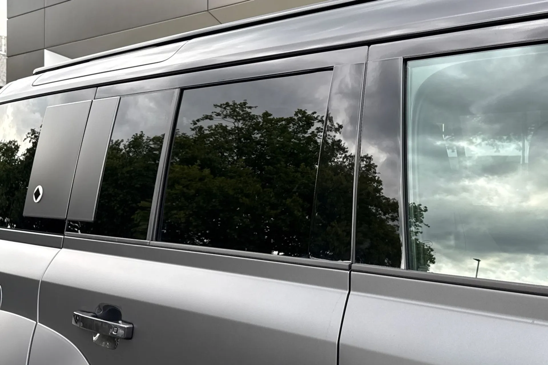 LAND ROVER Defender 110 thumbnail image number 70