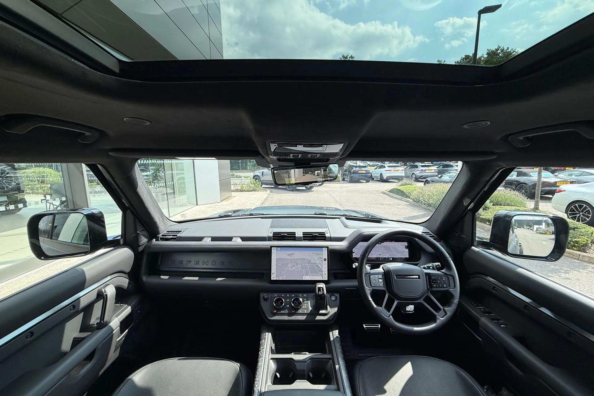 LAND ROVER Defender 110 thumbnail image number 3