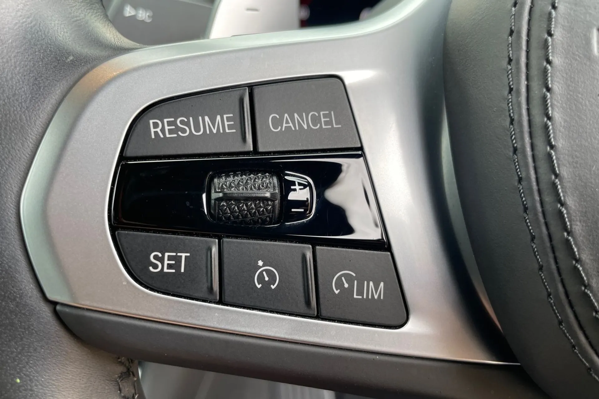 BMW X3 thumbnail image number 36