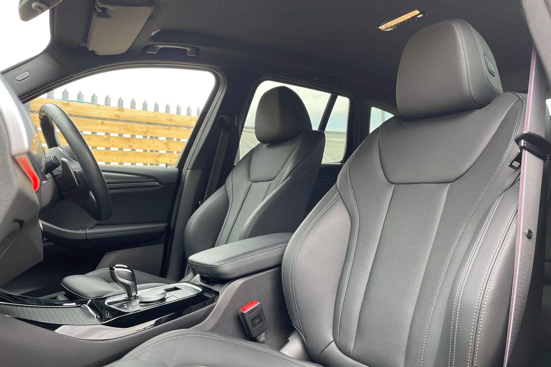 BMW X3 thumbnail image number 28