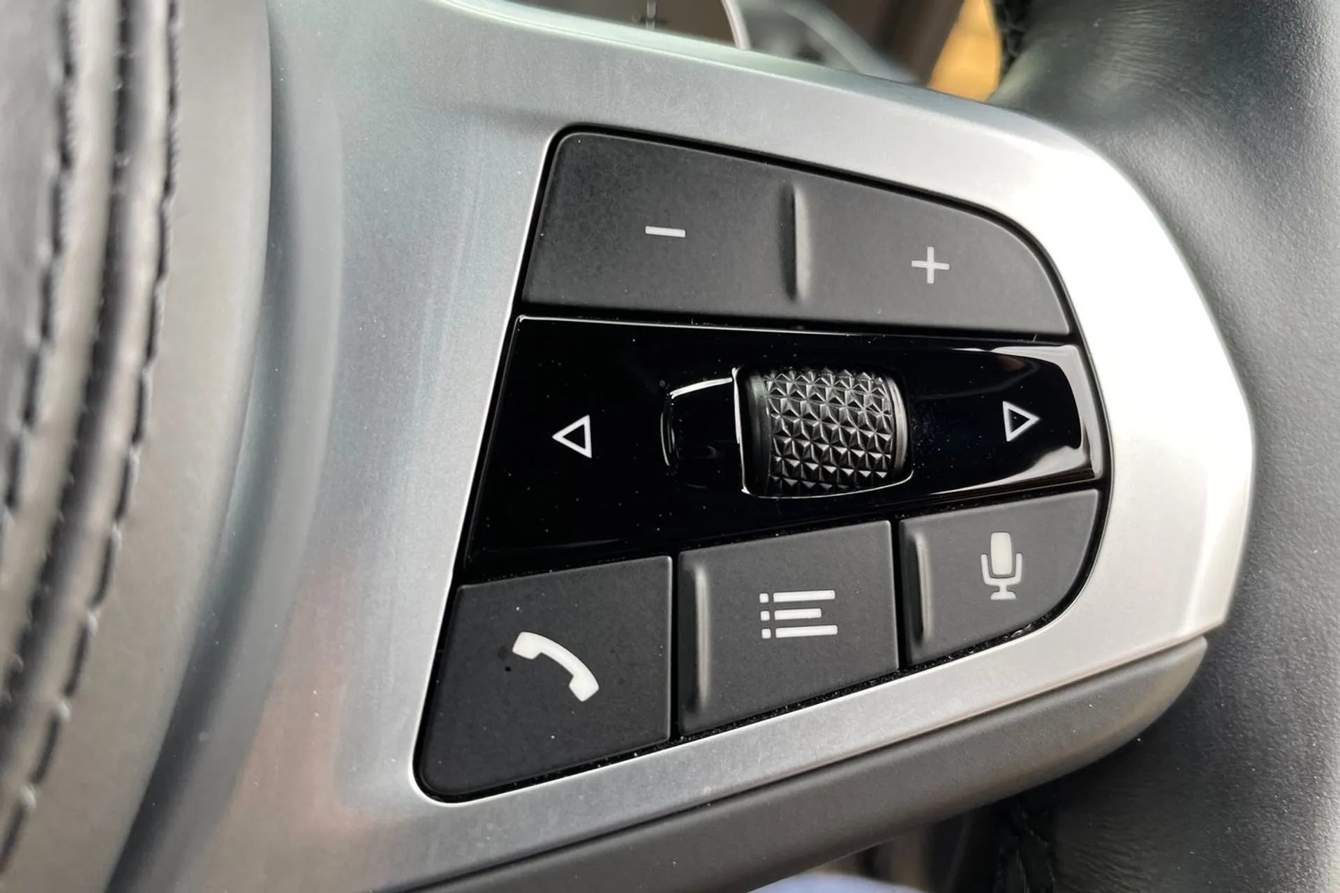 BMW X3 thumbnail image number 37