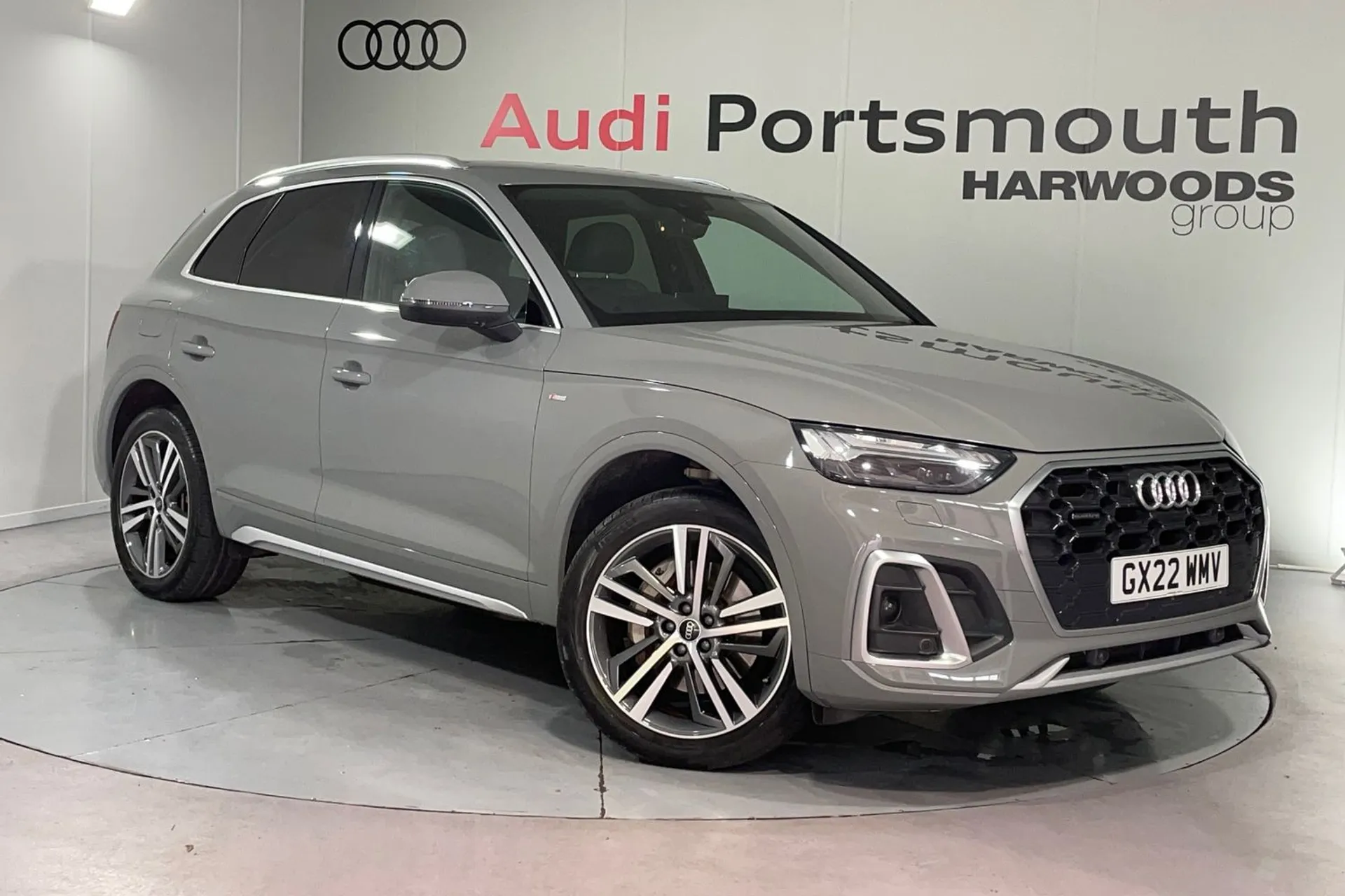 Audi Q5 focused image