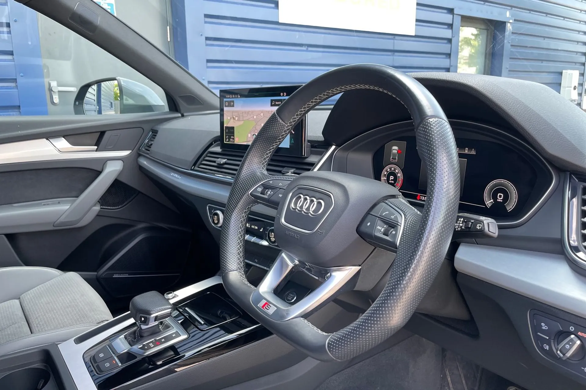Audi Q5 thumbnail image number 25