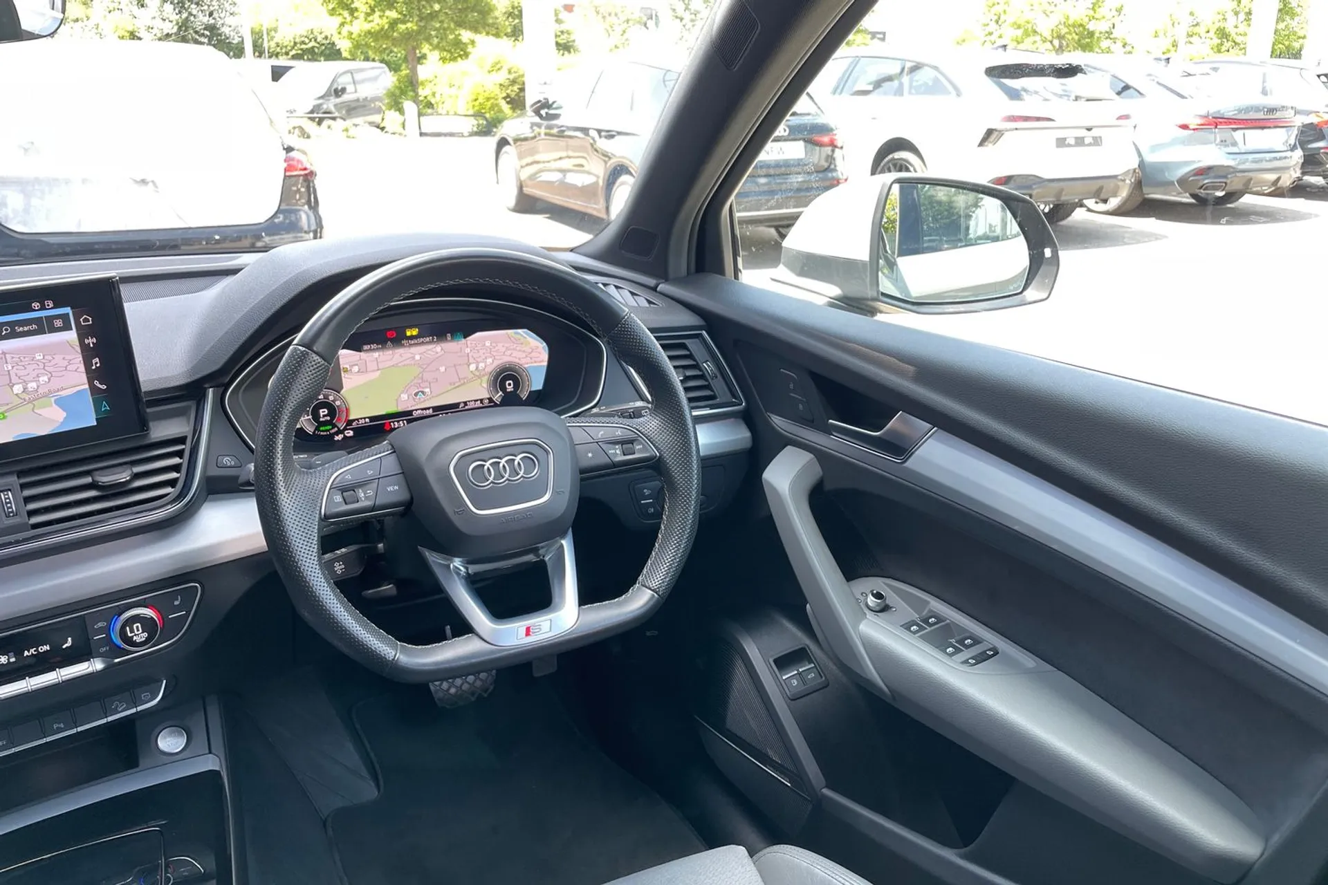 Audi Q5 thumbnail image number 36