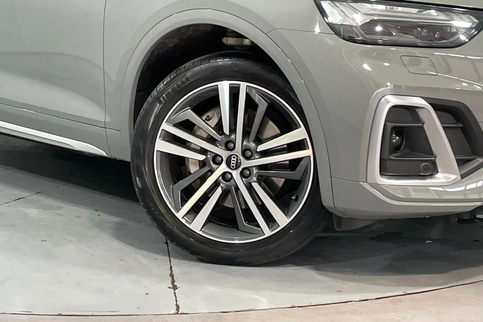 Audi Q5 thumbnail image number 8