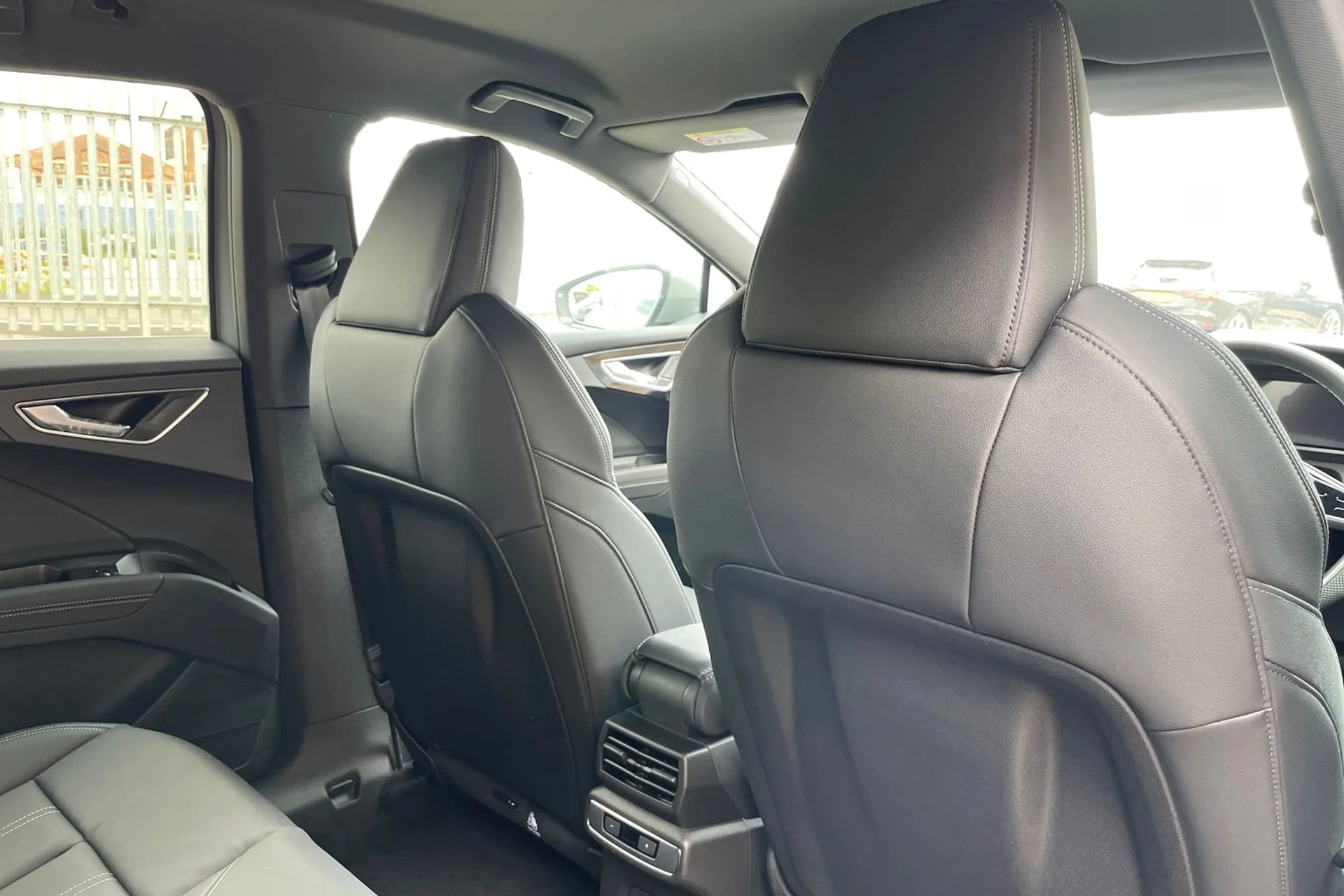 Audi Q4 e-tron thumbnail image number 20