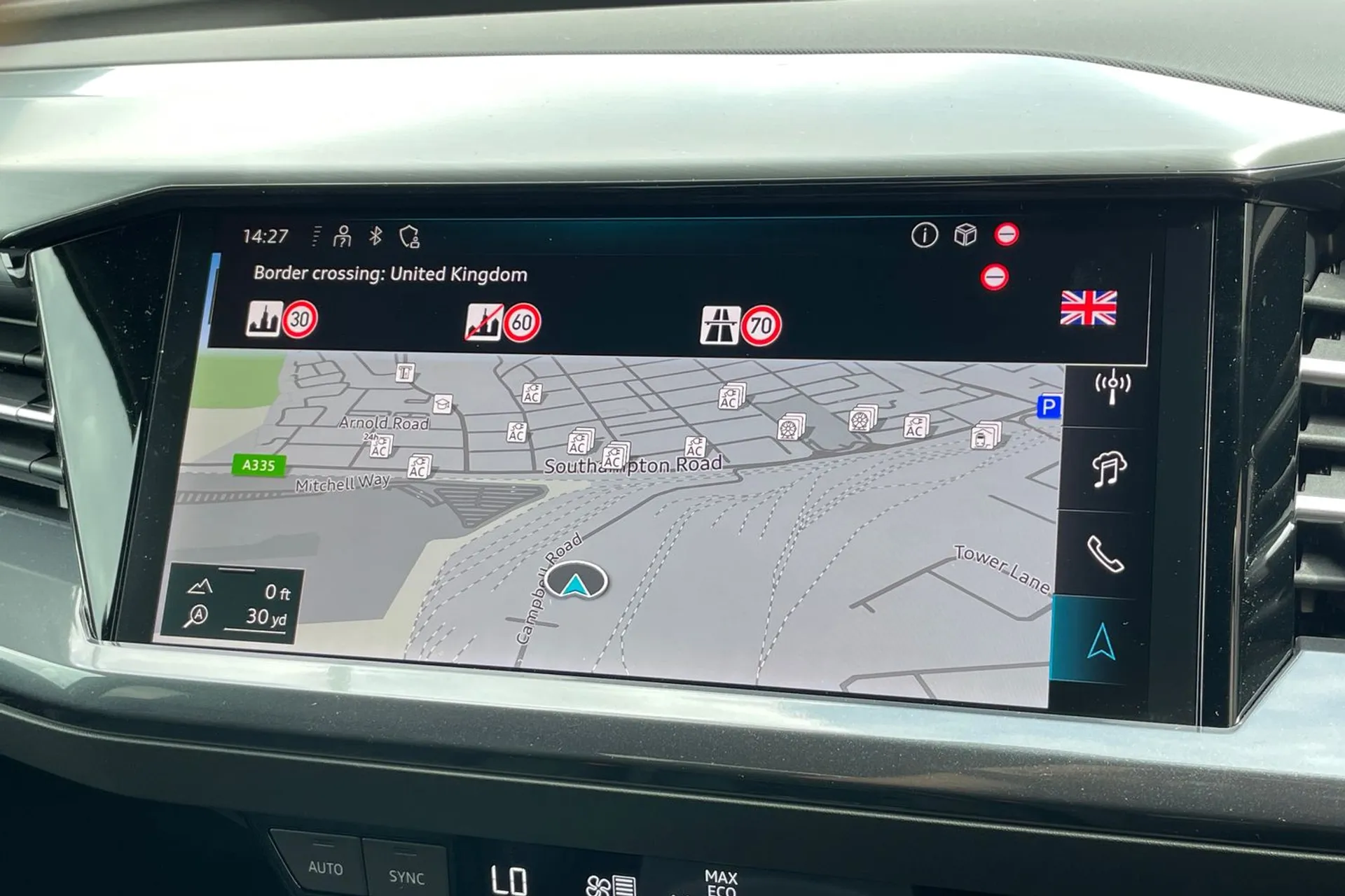 Audi Q4 e-tron thumbnail image number 4