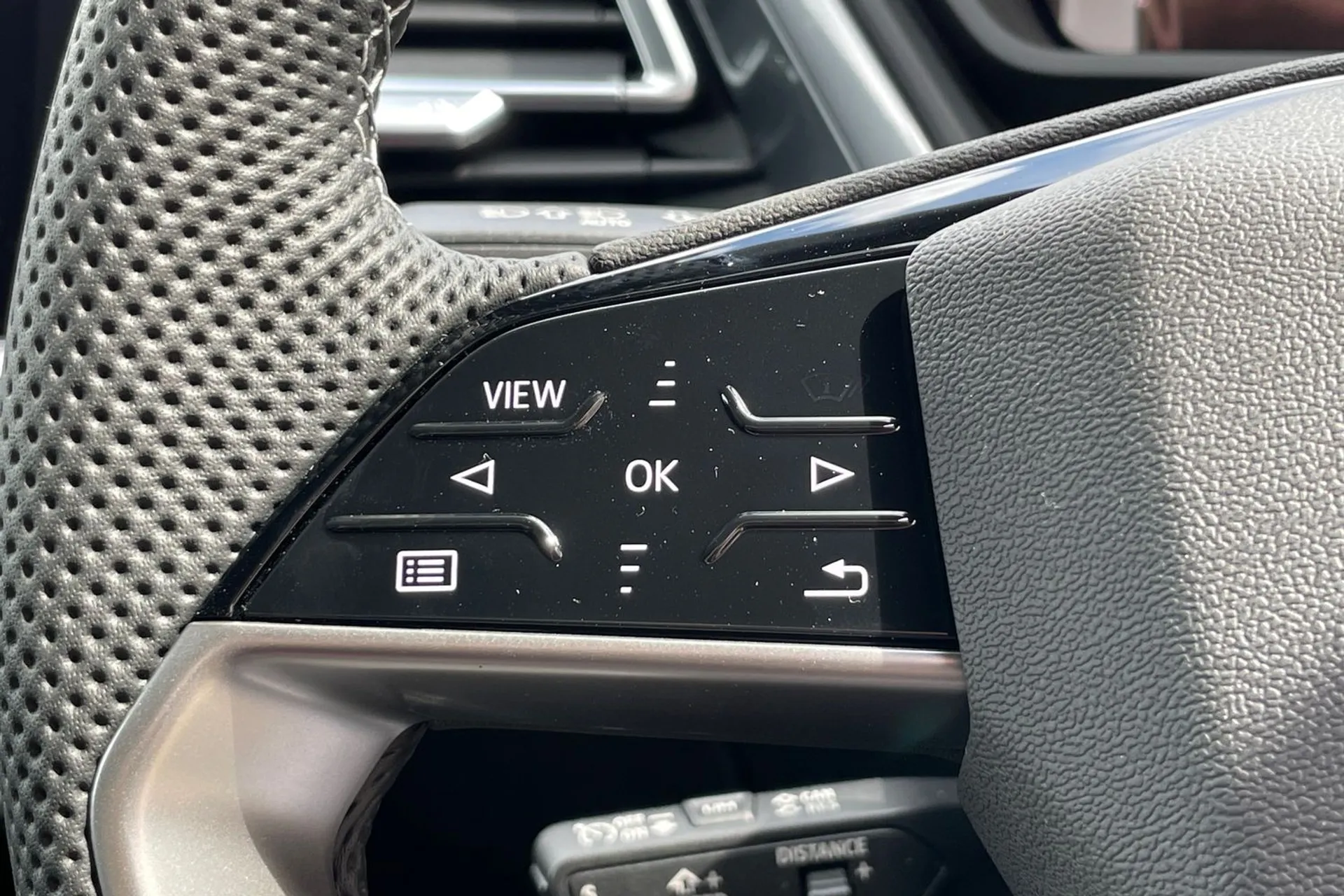 Audi Q4 e-tron thumbnail image number 33