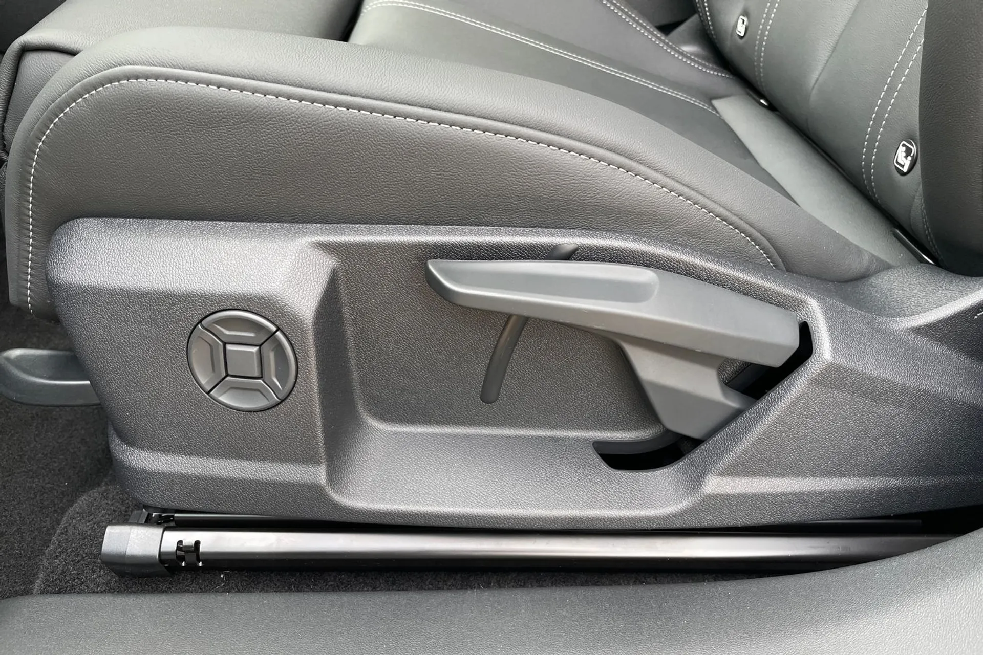 Audi Q4 e-tron thumbnail image number 26