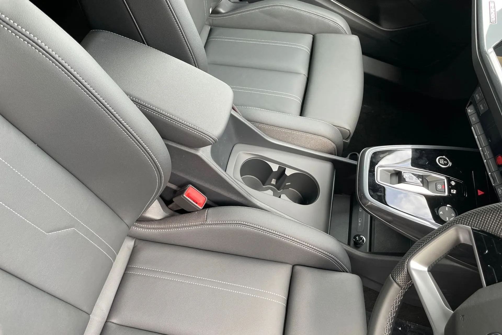 Audi Q4 e-tron thumbnail image number 38