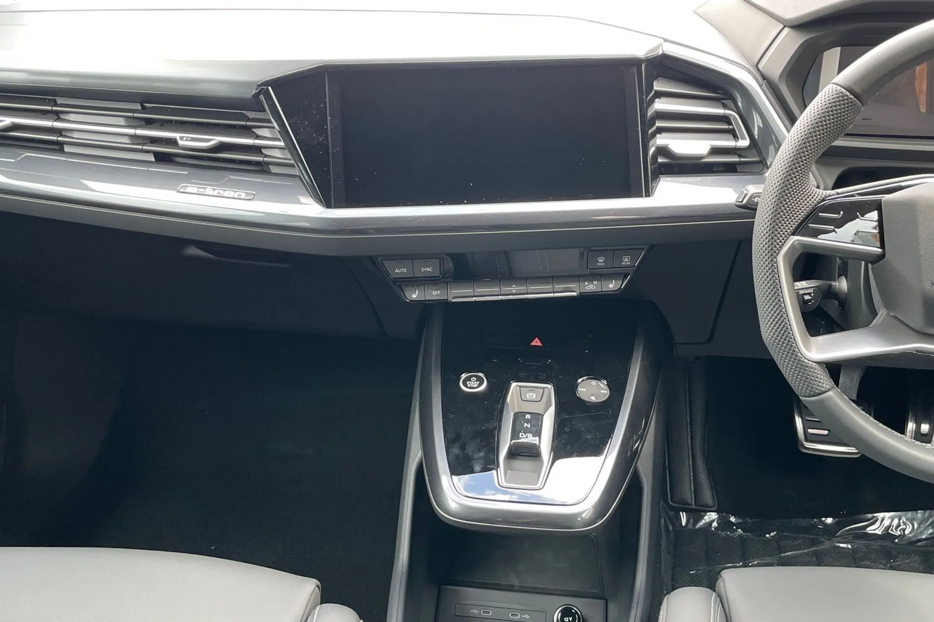 Audi Q4 e-tron thumbnail image number 32