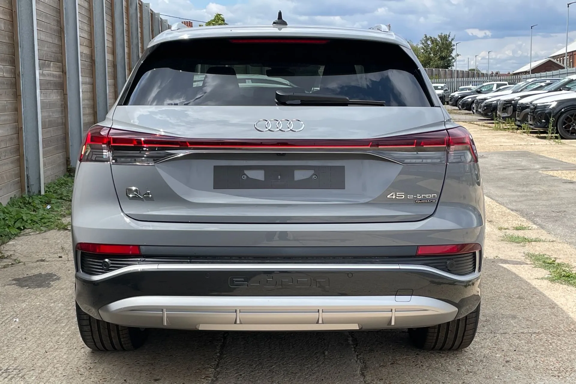 Audi Q4 e-tron thumbnail image number 7