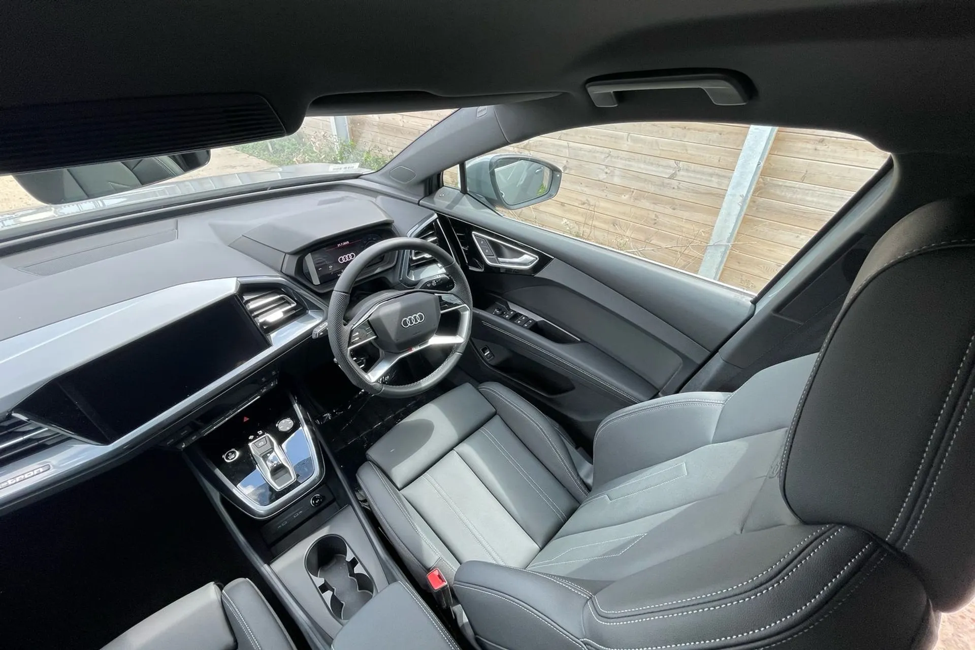 Audi Q4 e-tron thumbnail image number 30