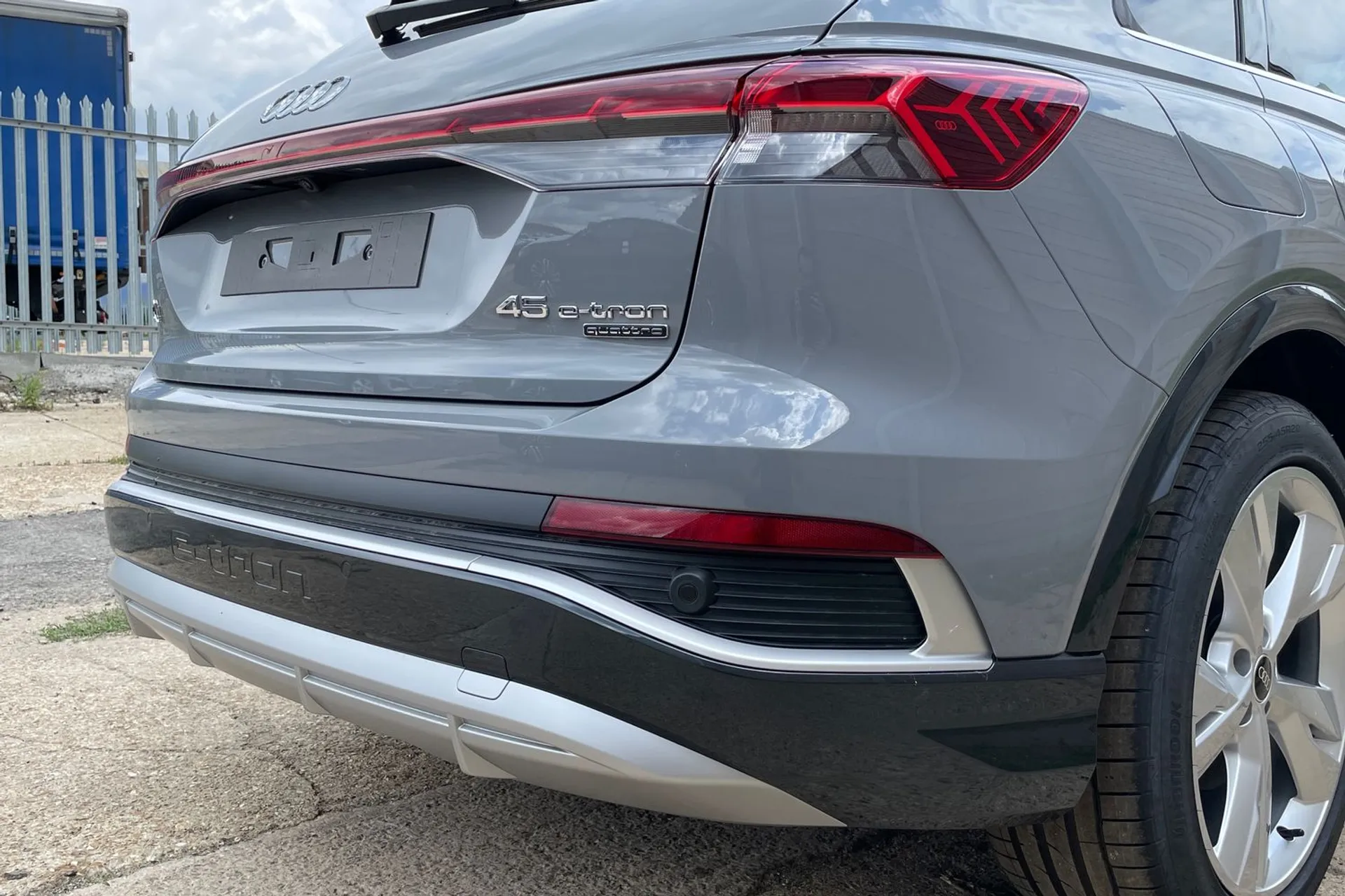 Audi Q4 e-tron thumbnail image number 14