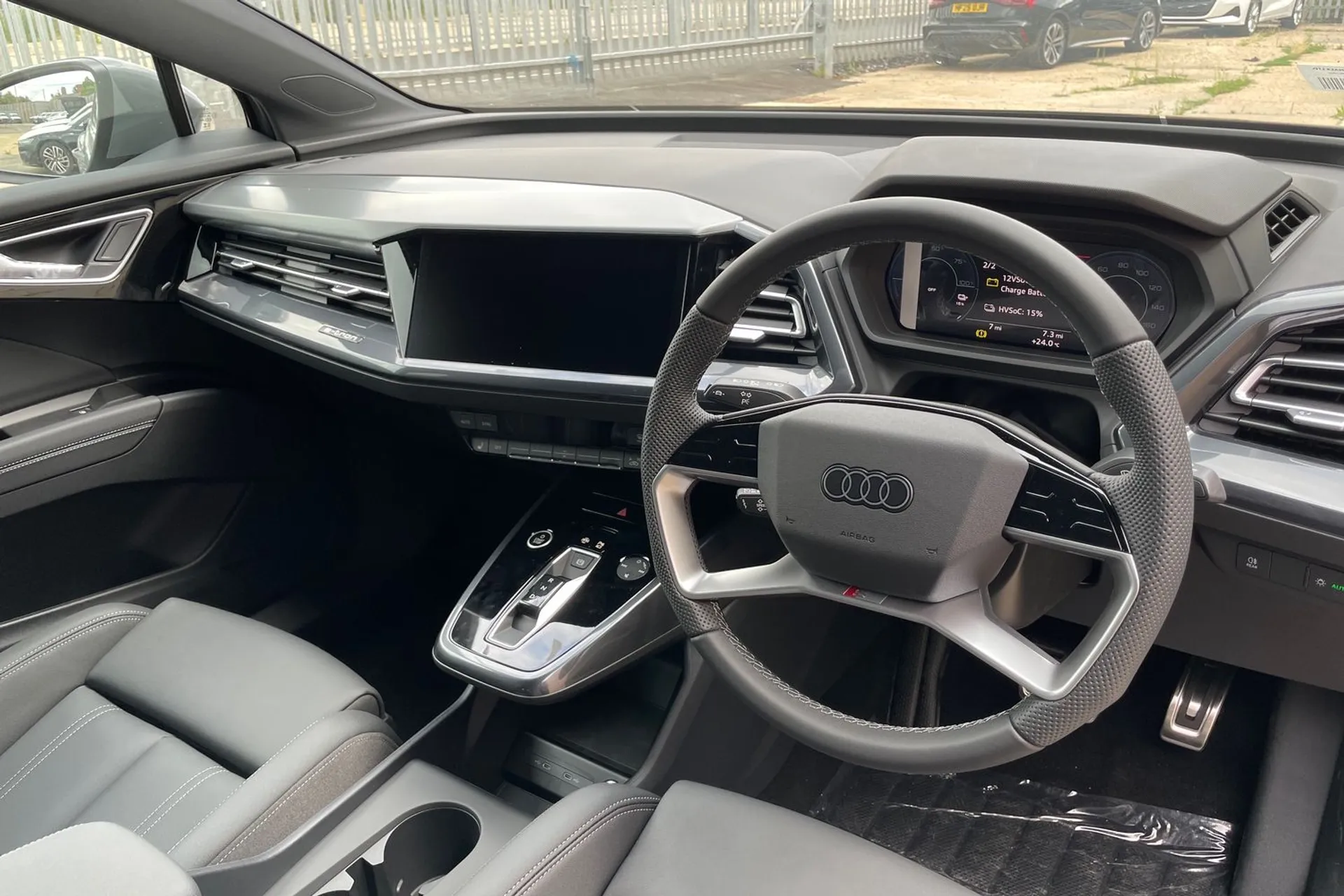 Audi Q4 e-tron thumbnail image number 23