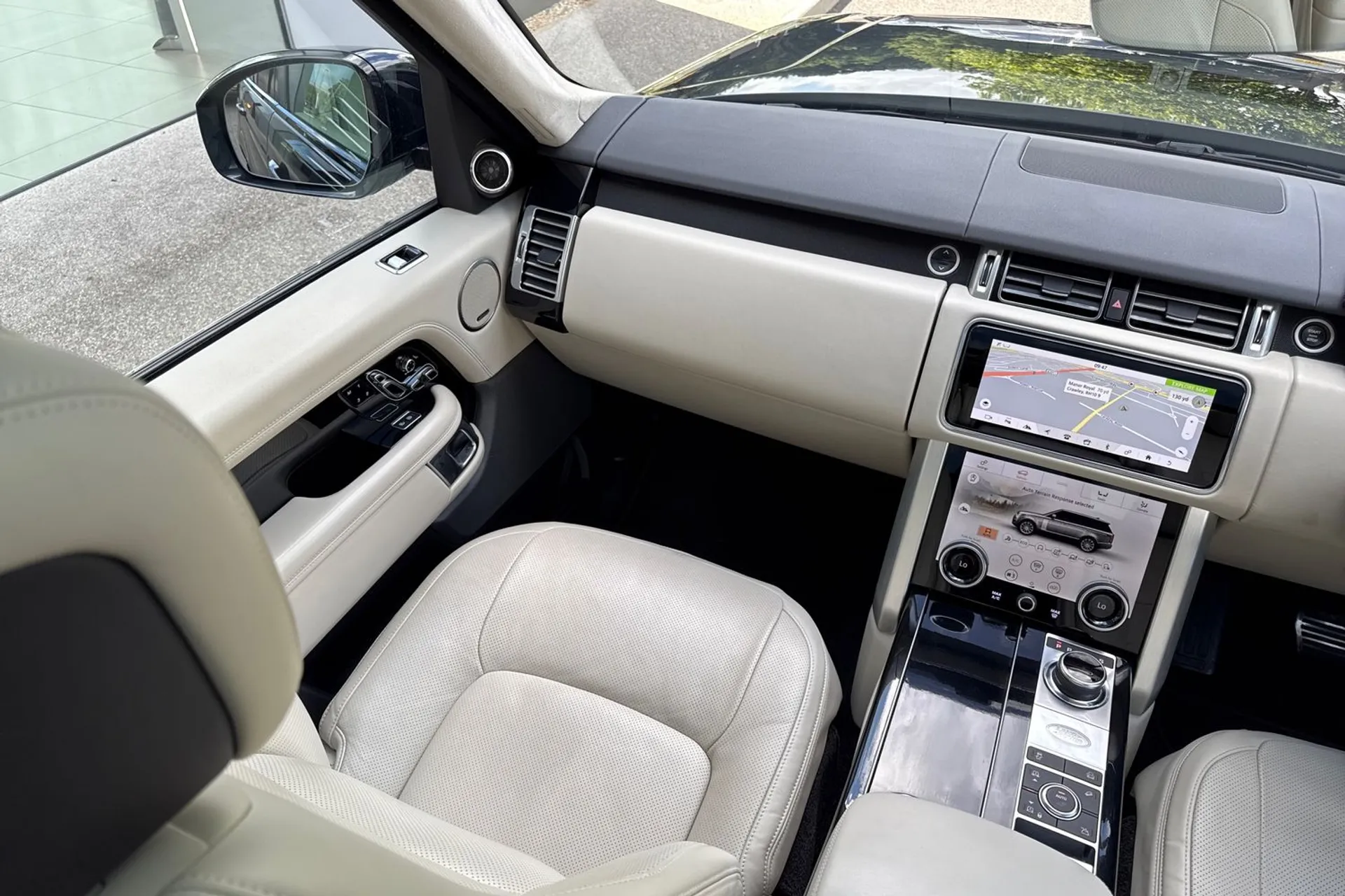 LAND ROVER RANGE ROVER thumbnail image number 22