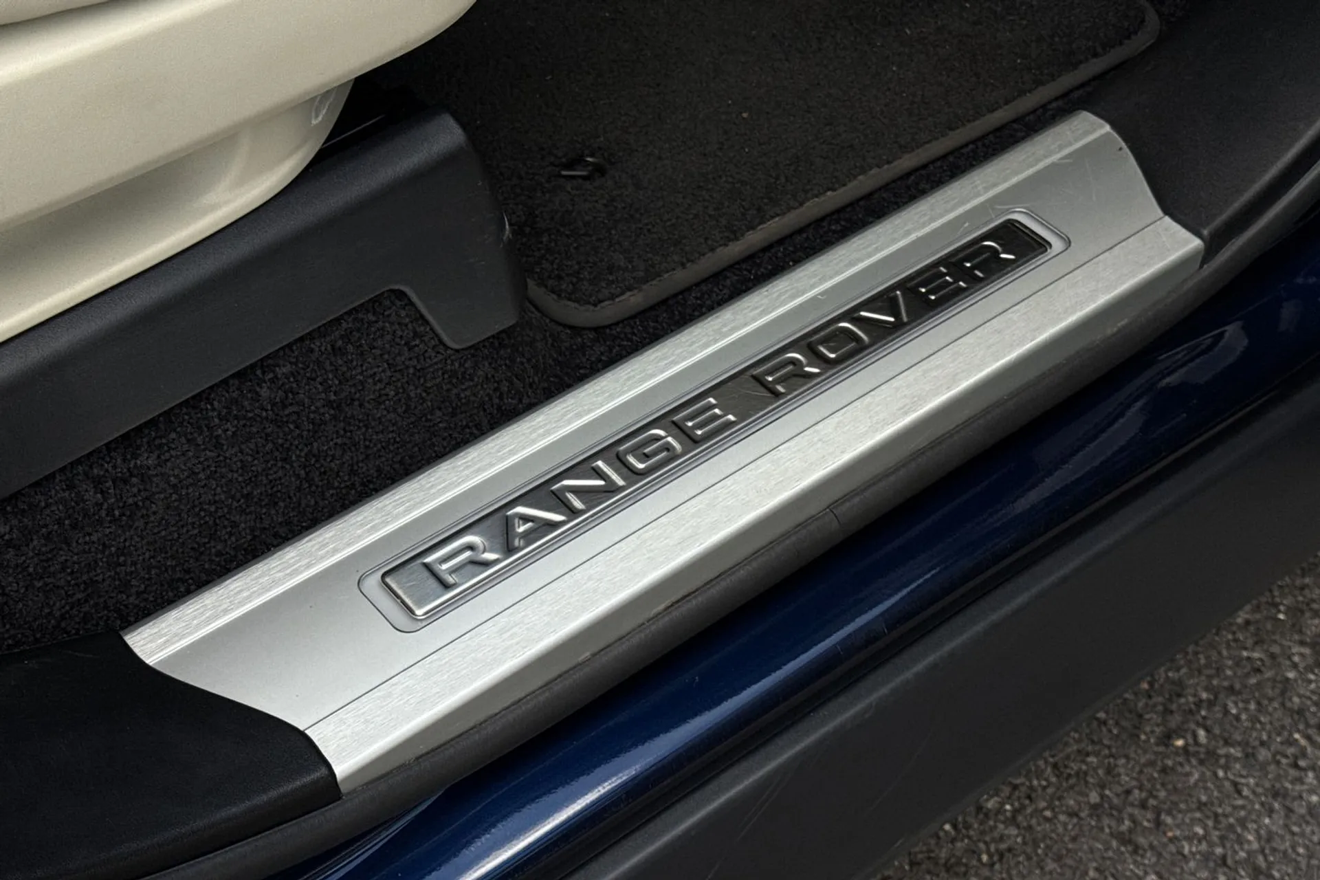 LAND ROVER RANGE ROVER thumbnail image number 40