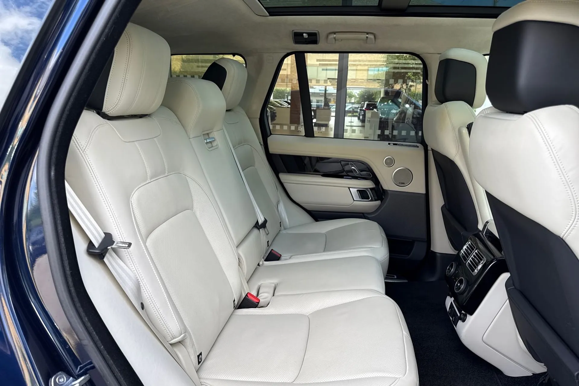 LAND ROVER RANGE ROVER thumbnail image number 34