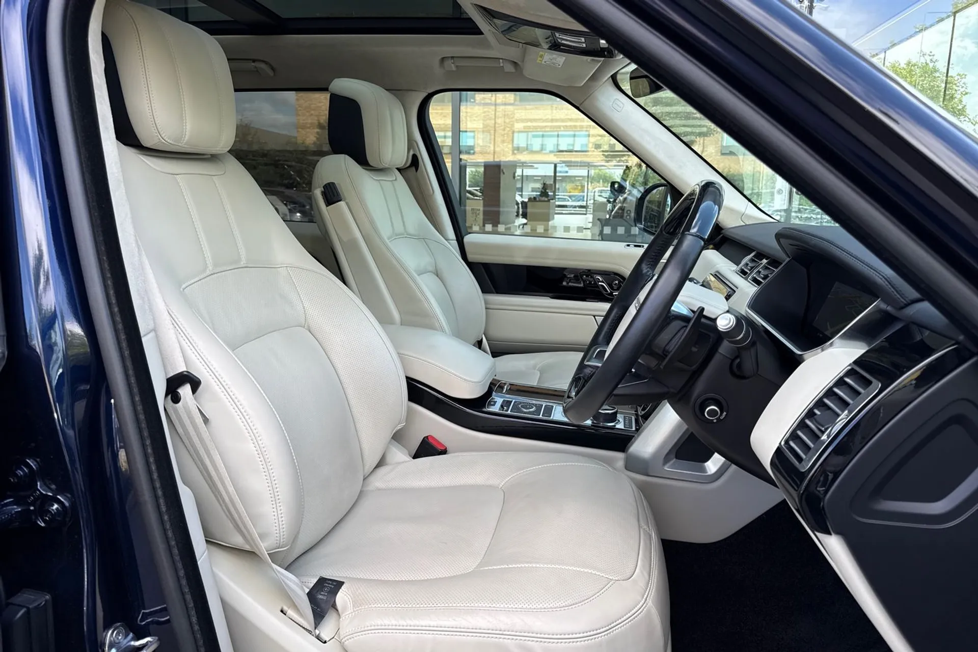 LAND ROVER RANGE ROVER thumbnail image number 39