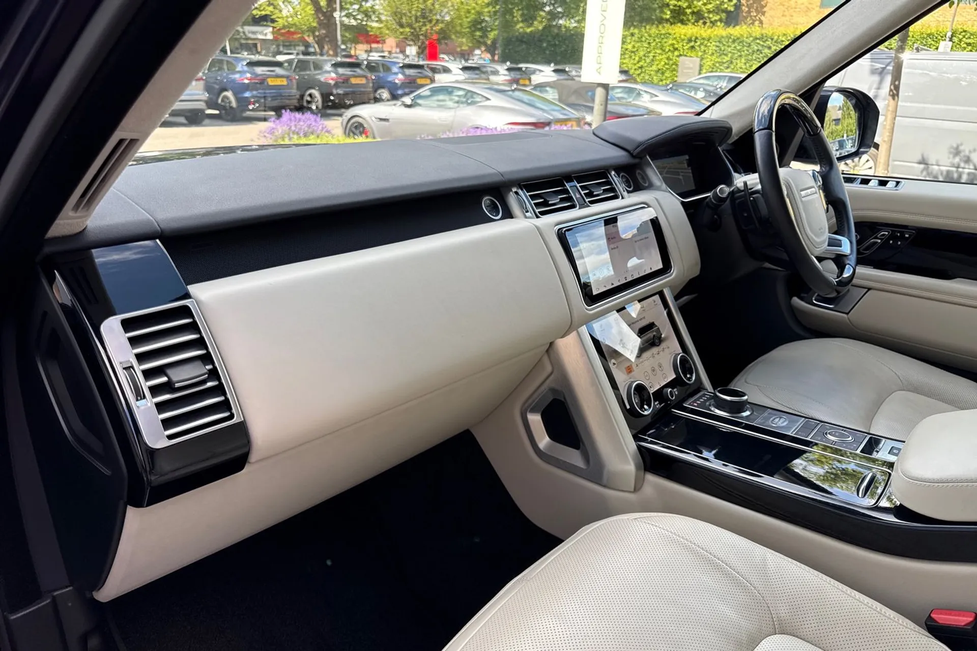 LAND ROVER RANGE ROVER thumbnail image number 45