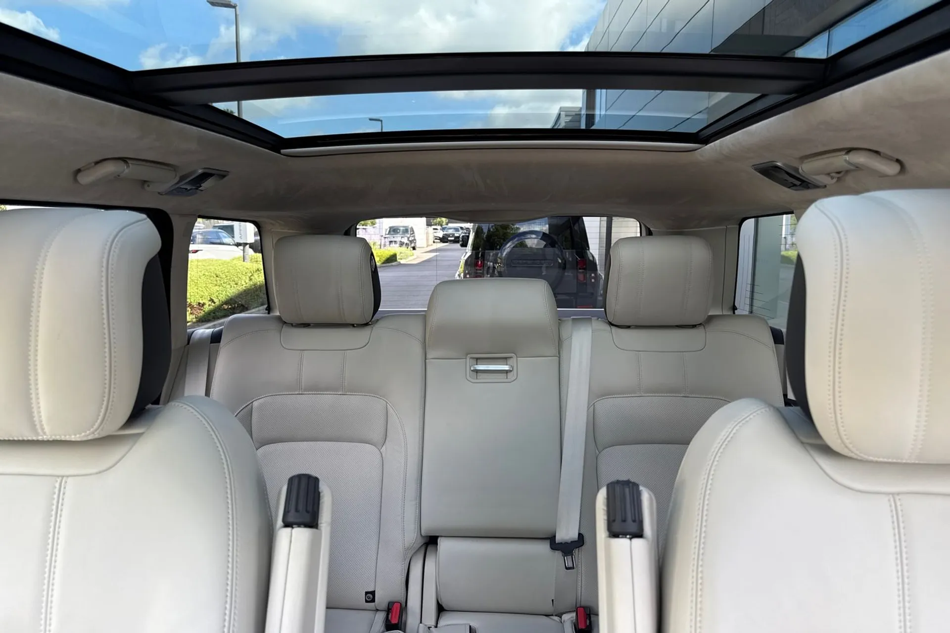 LAND ROVER RANGE ROVER thumbnail image number 38