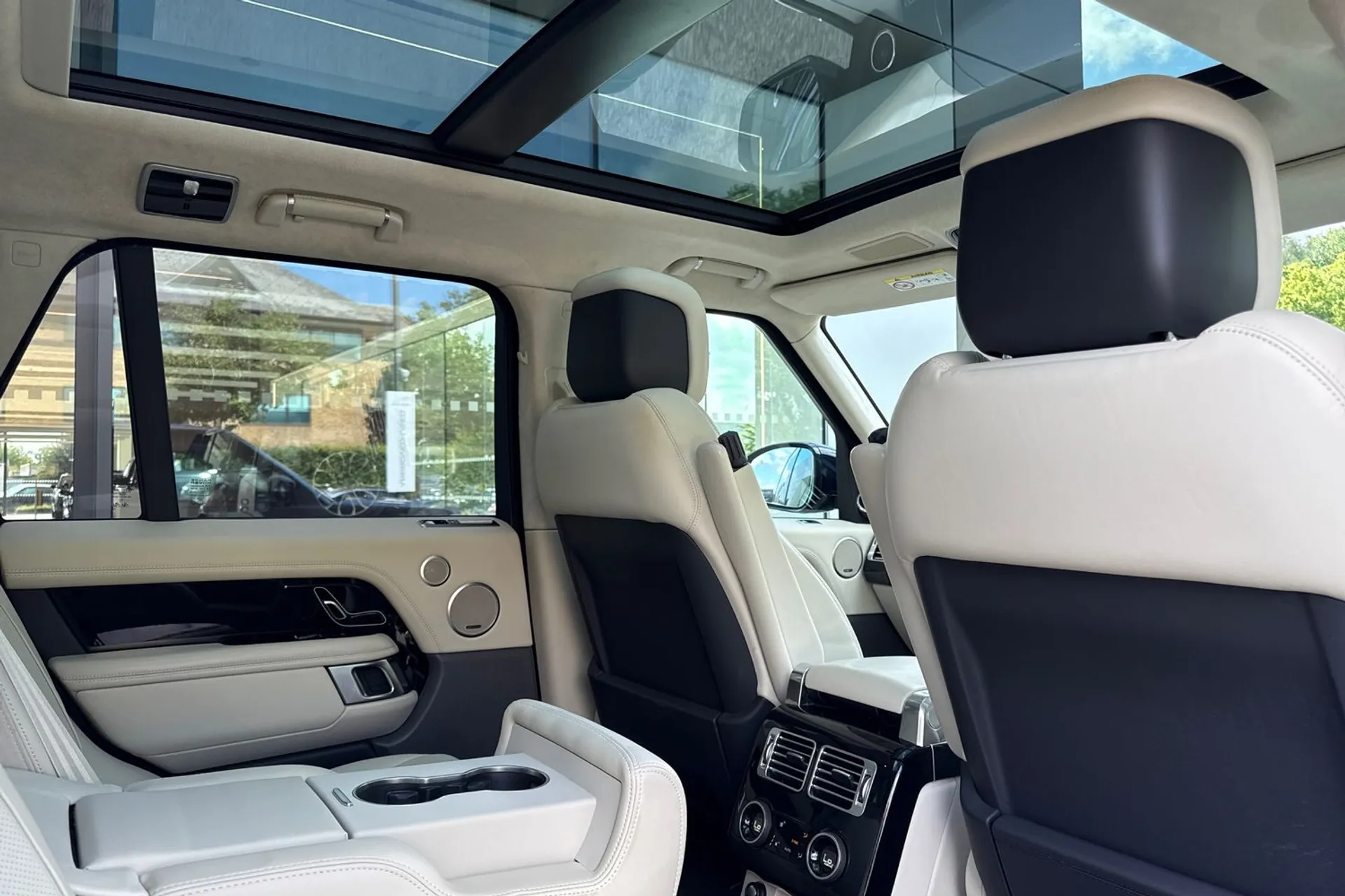 LAND ROVER RANGE ROVER thumbnail image number 35