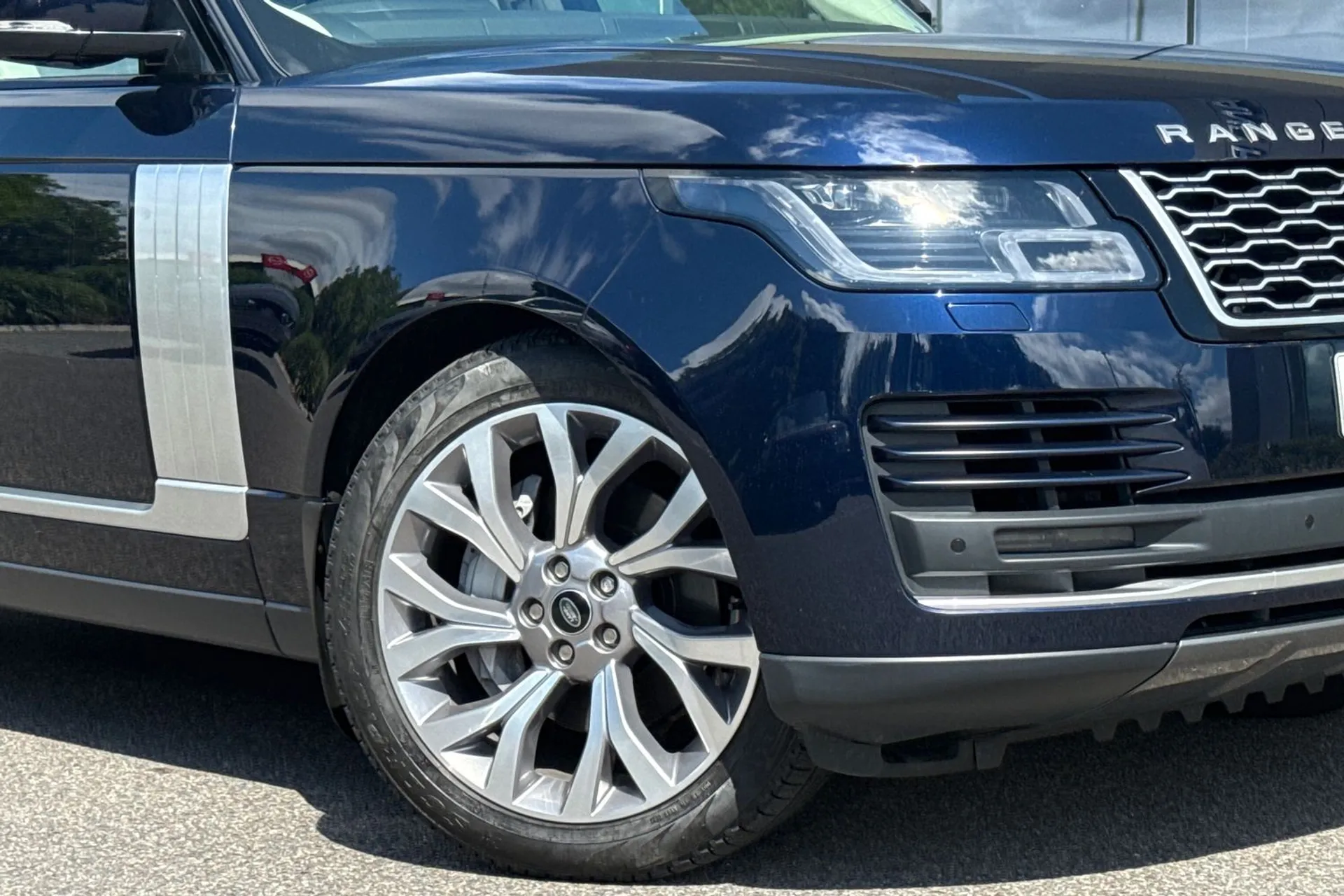 LAND ROVER RANGE ROVER thumbnail image number 8