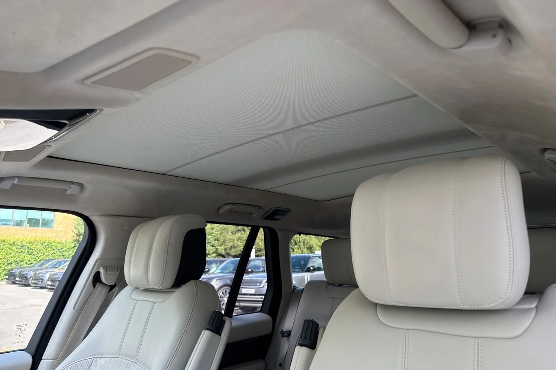 LAND ROVER RANGE ROVER thumbnail image number 48