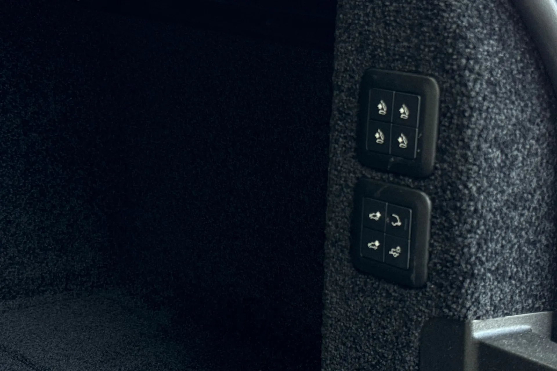 LAND ROVER RANGE ROVER thumbnail image number 31