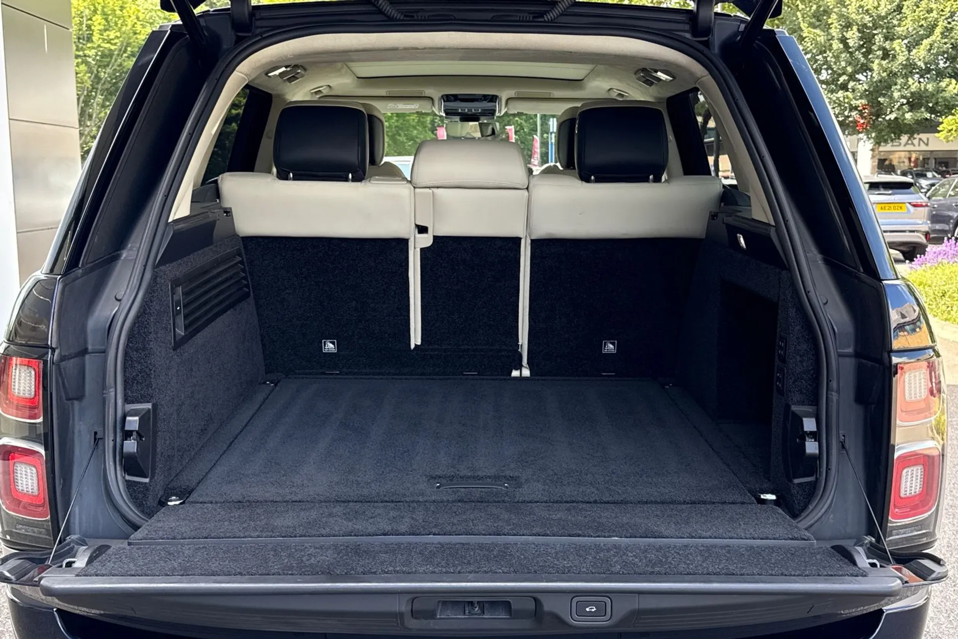 LAND ROVER RANGE ROVER thumbnail image number 29