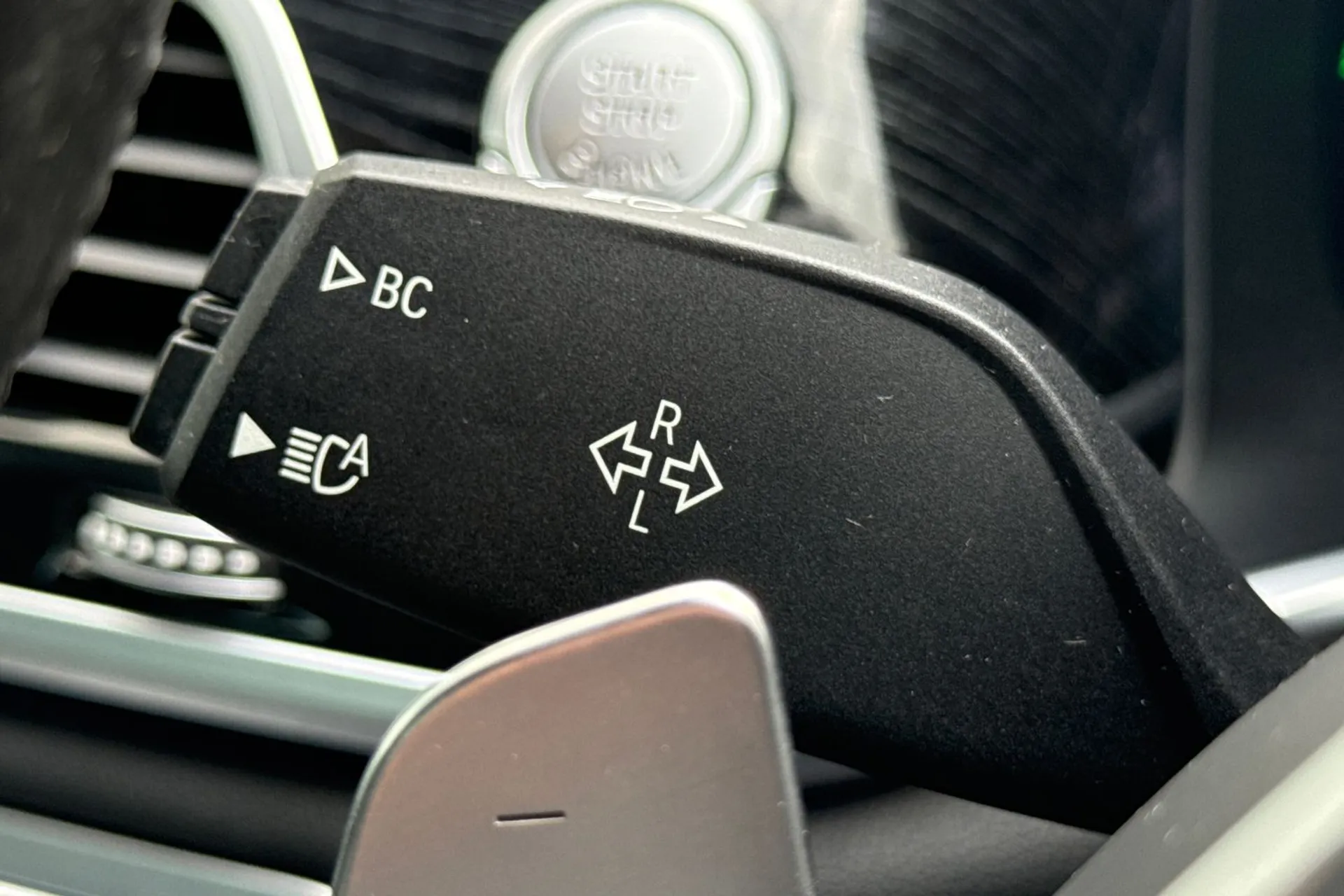 BMW 7 SERIES thumbnail image number 63