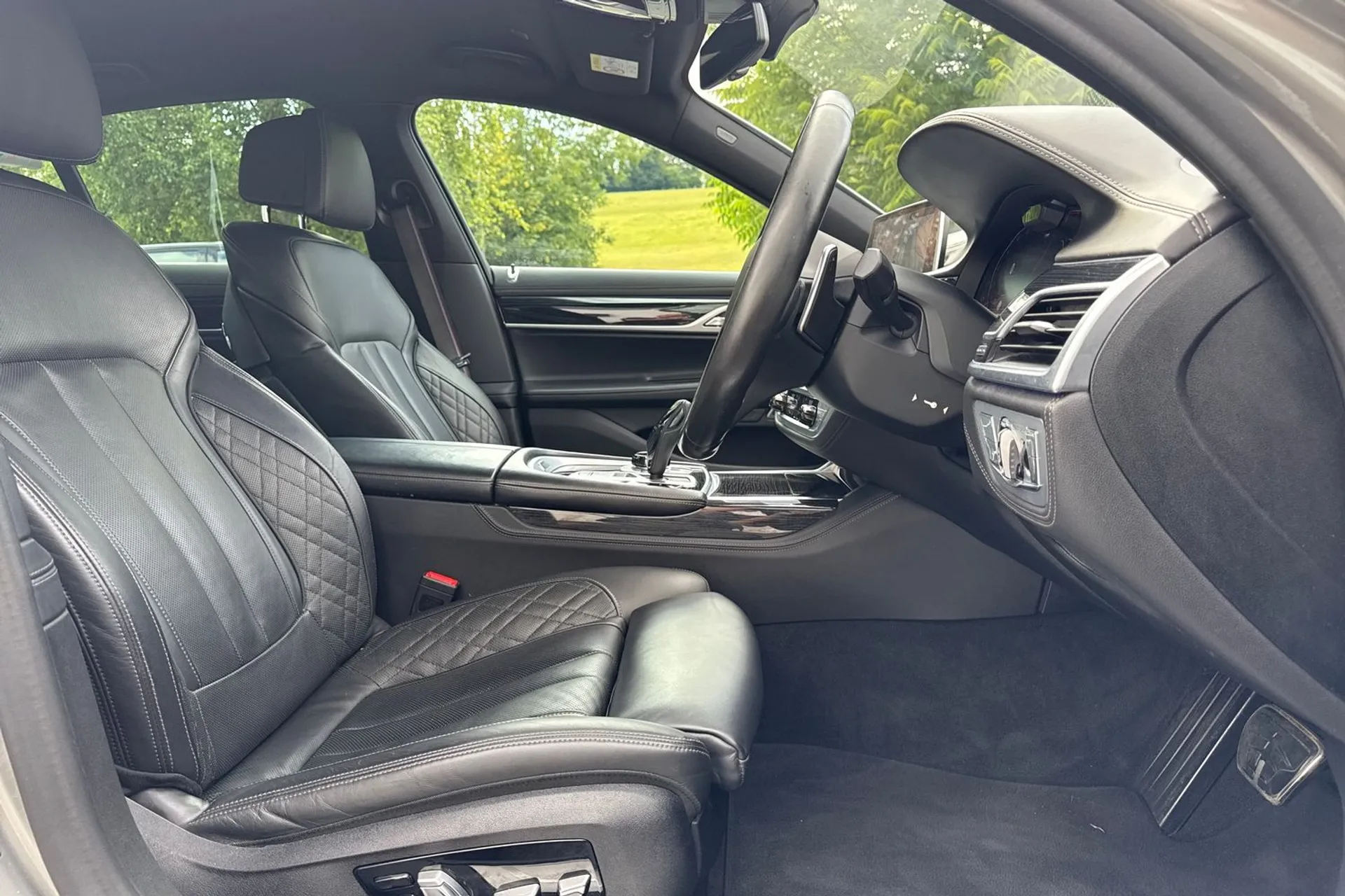 BMW 7 SERIES thumbnail image number 18