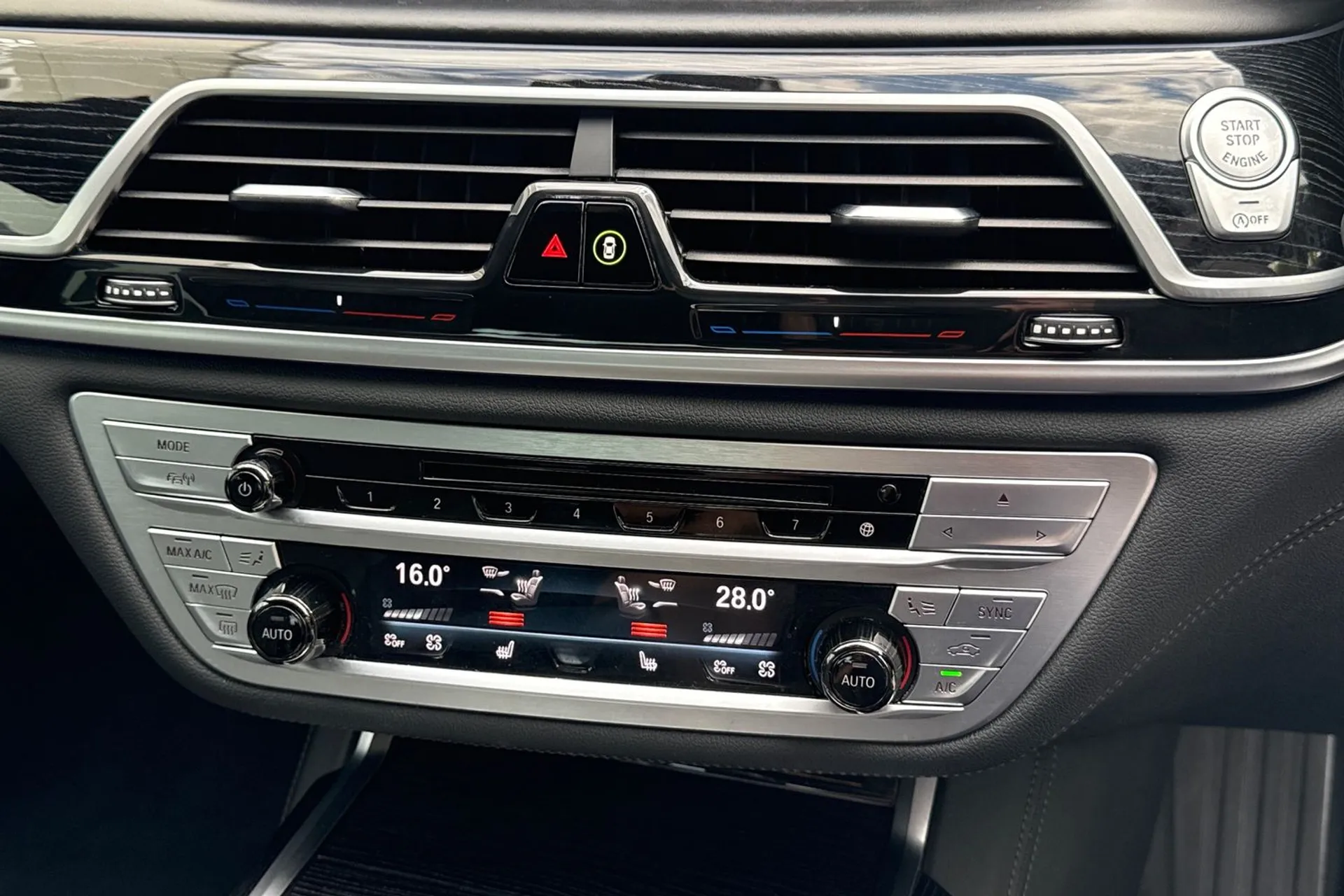 BMW 7 SERIES thumbnail image number 44