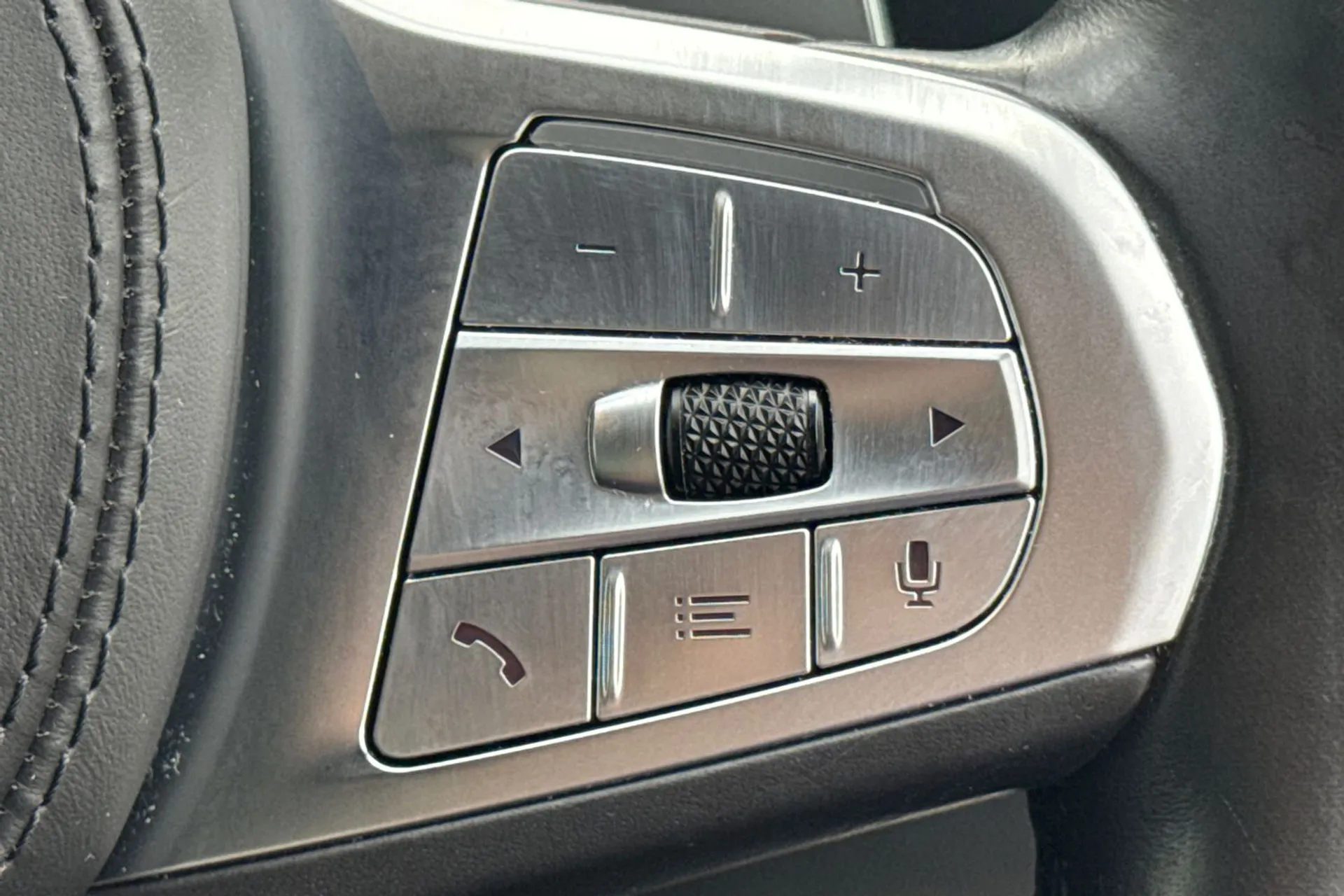 BMW 7 SERIES thumbnail image number 43
