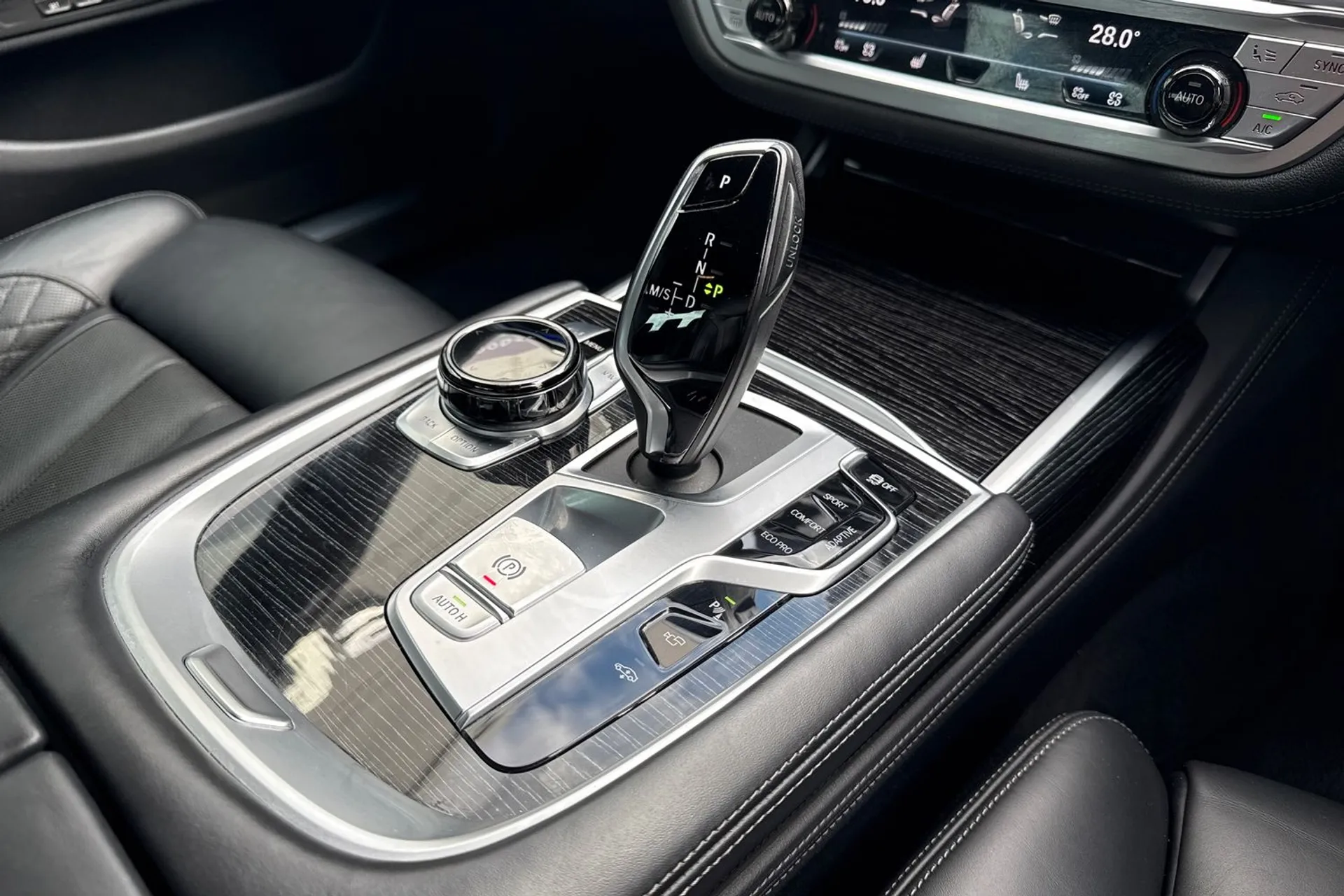BMW 7 SERIES thumbnail image number 48