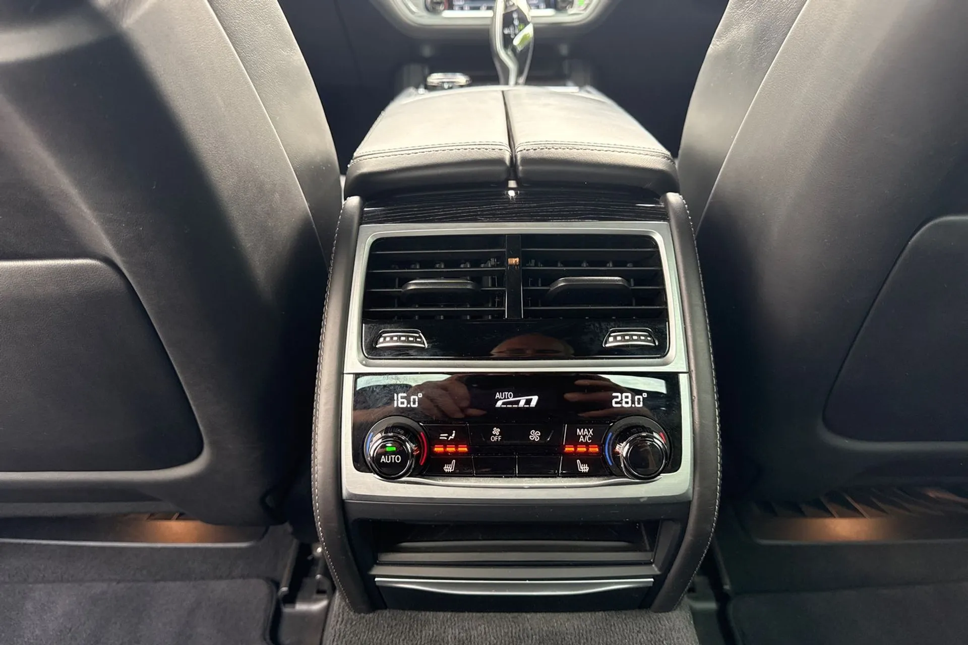 BMW 7 SERIES thumbnail image number 27