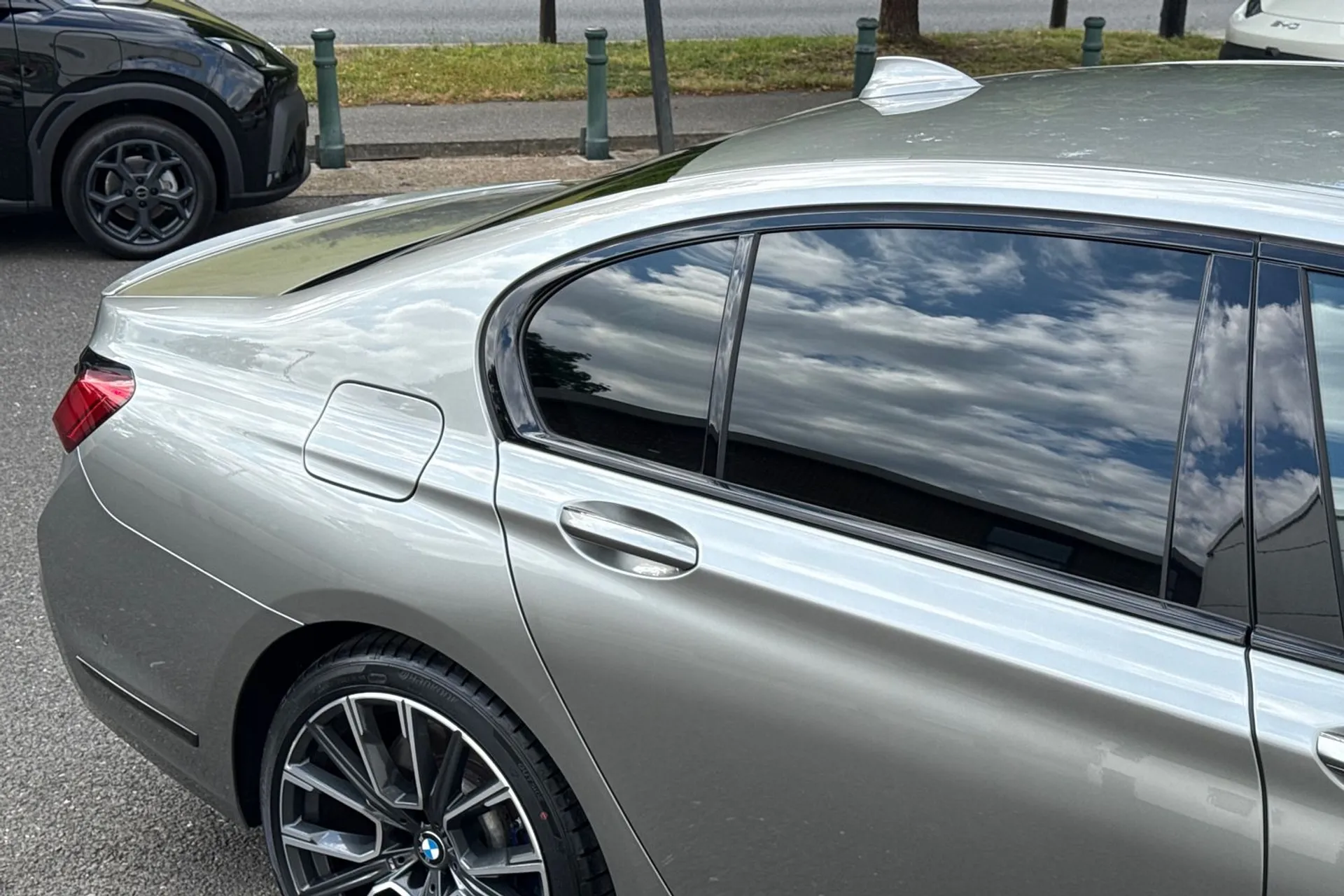 BMW 7 SERIES thumbnail image number 35