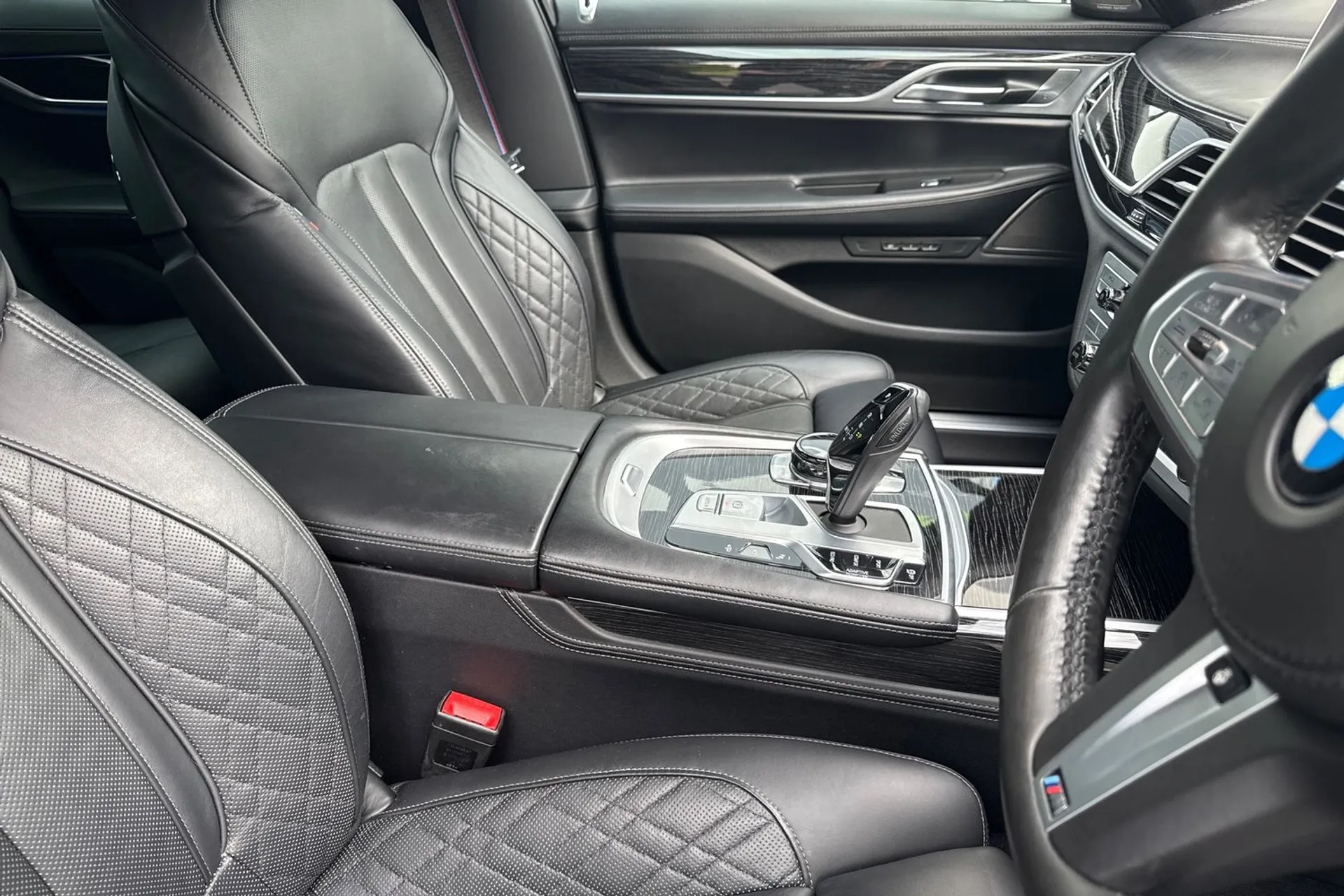 BMW 7 SERIES thumbnail image number 47