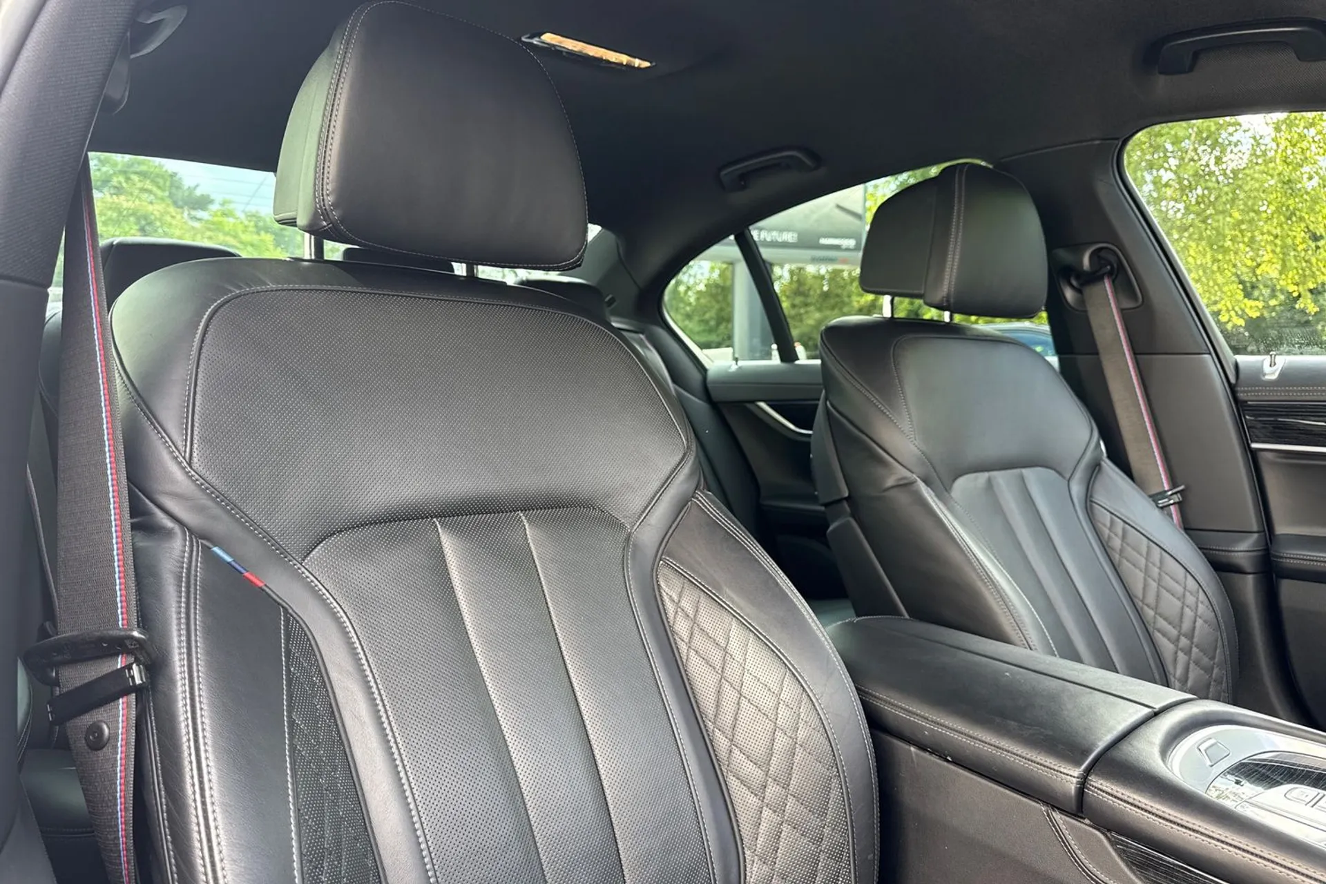 BMW 7 SERIES thumbnail image number 52