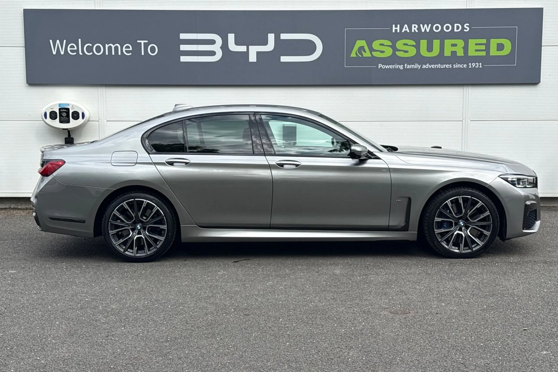 BMW 7 SERIES thumbnail image number 2